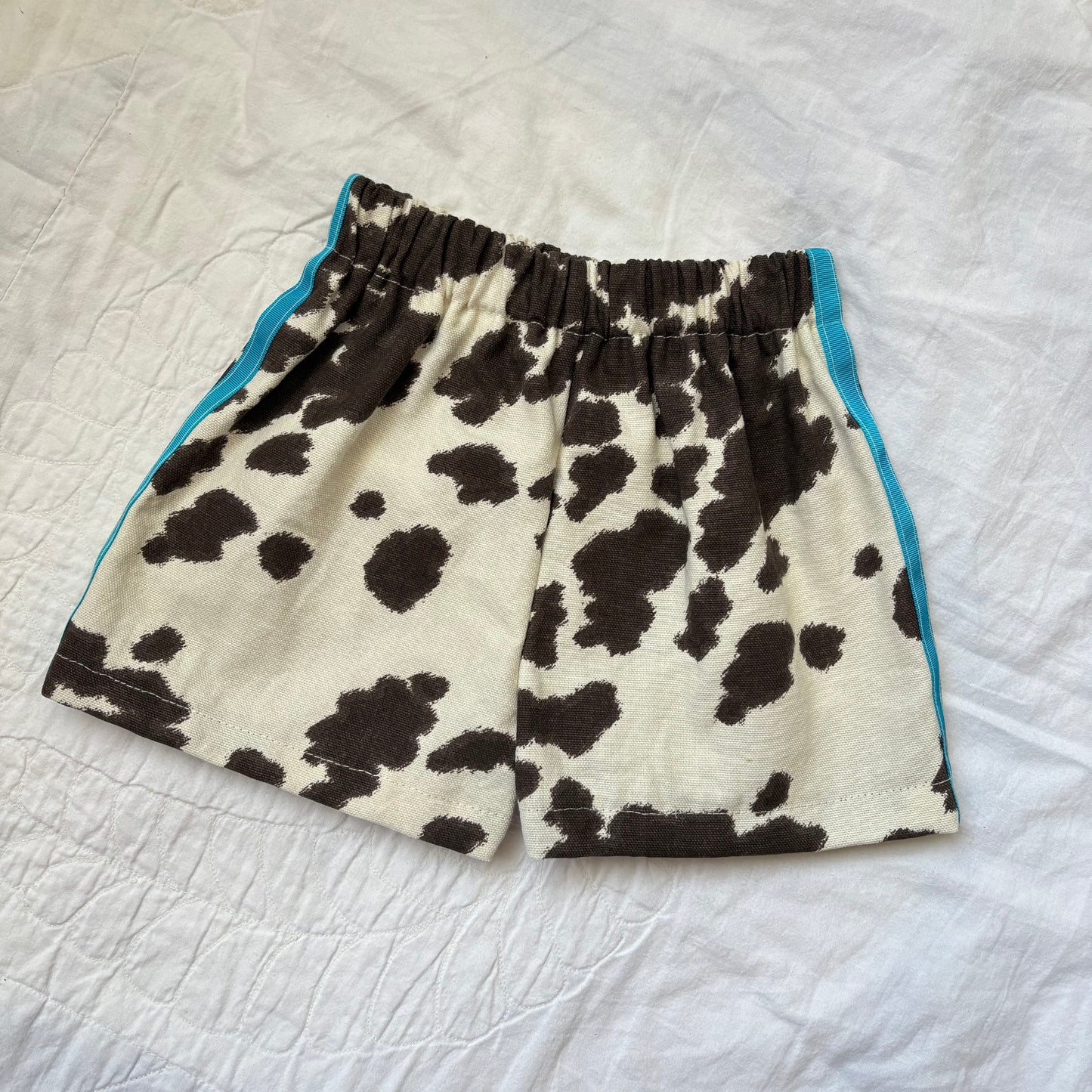 Canvas cow track shorts - 2T