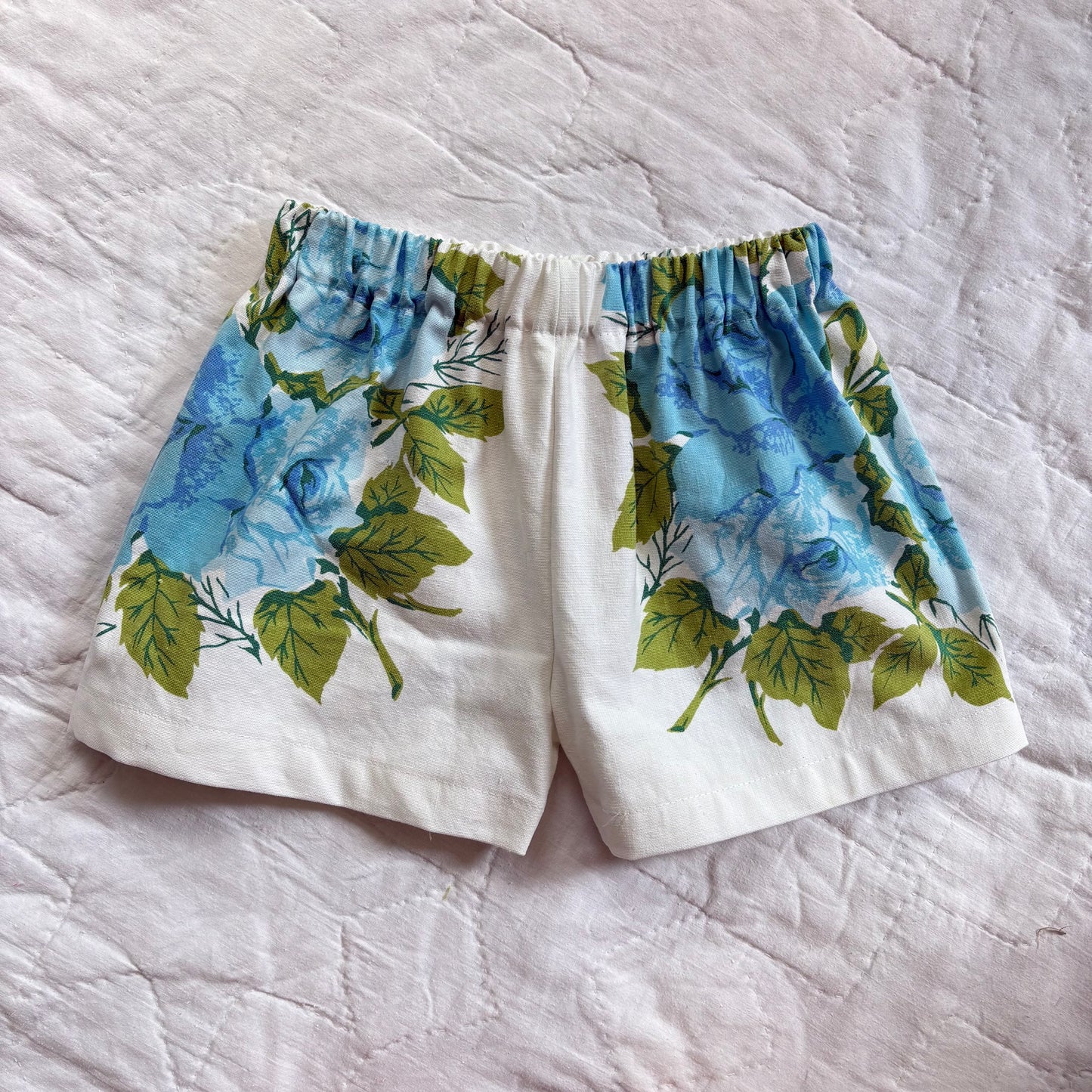 Blue floral shorts - 4Y