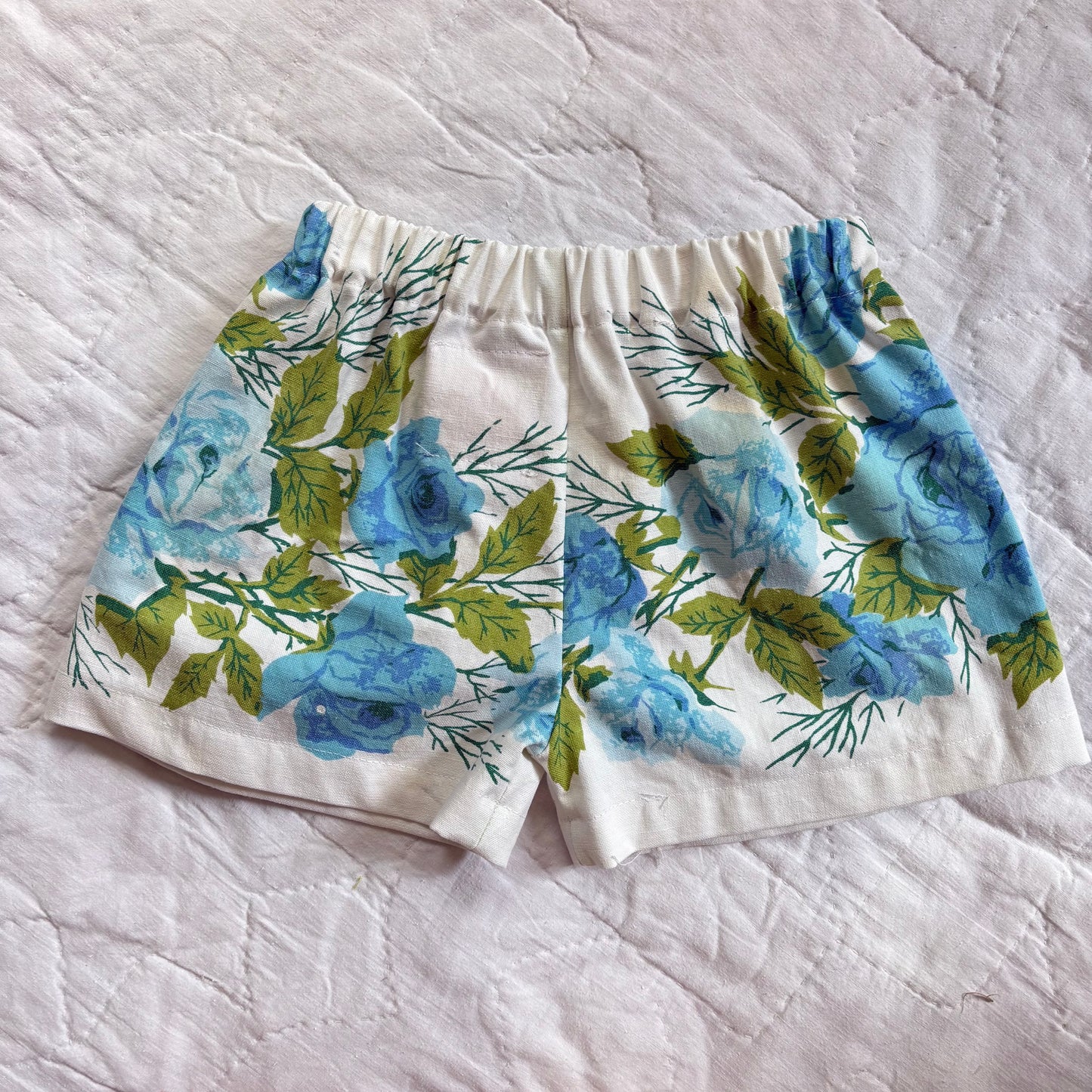 Blue floral shorts - 4Y