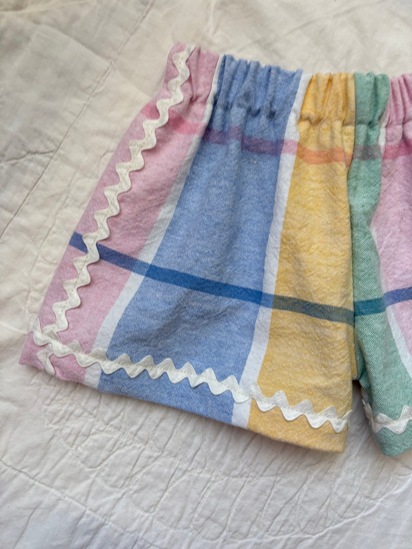Pastel plaid ric rac picnic shorts - 5Y