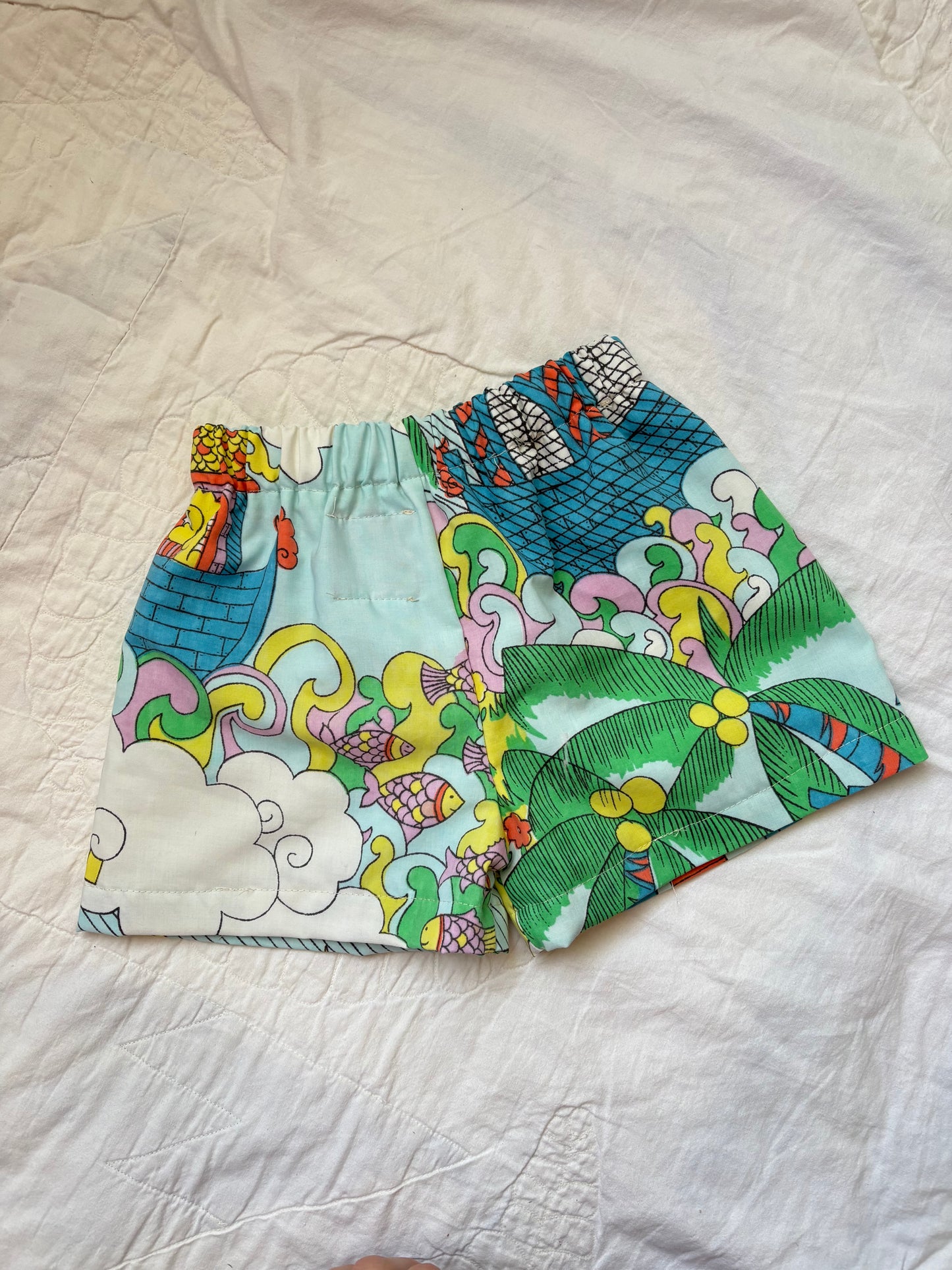 Groovy doodle shorts - 3T