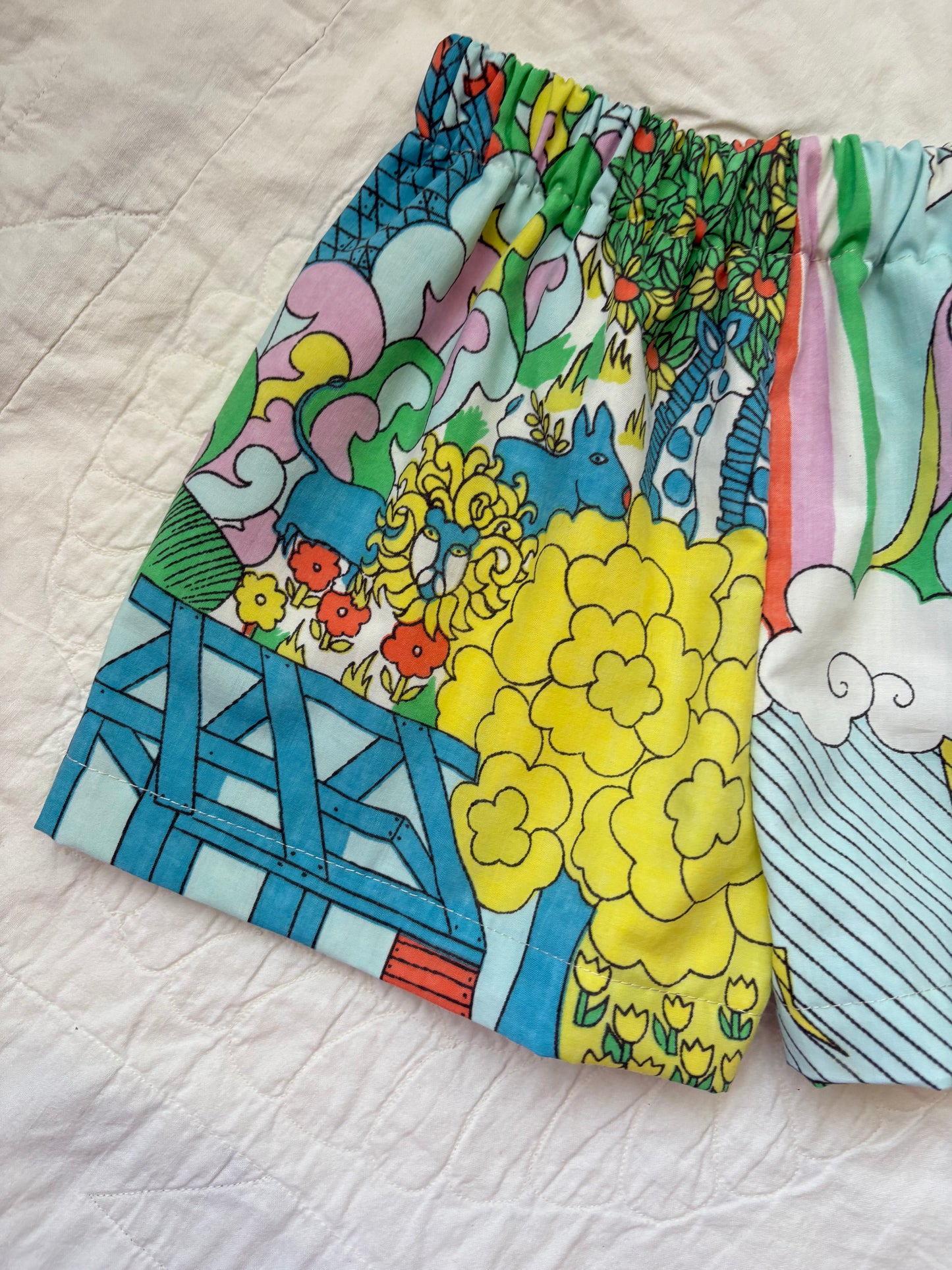 Groovy doodle shorts - 3T
