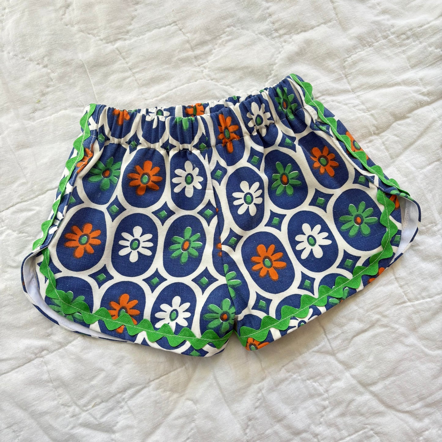 Mod floral track shorts - 2T