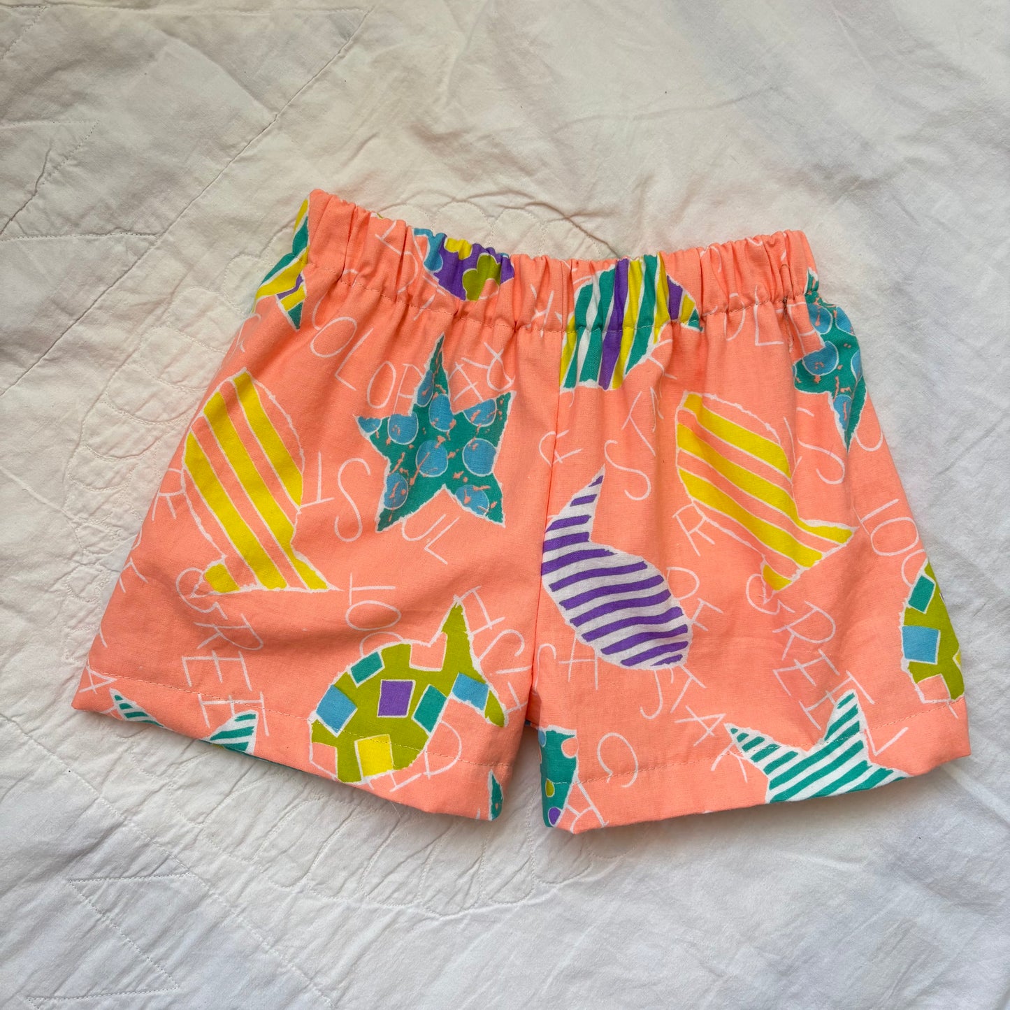 Neon fishies shorts - 3T