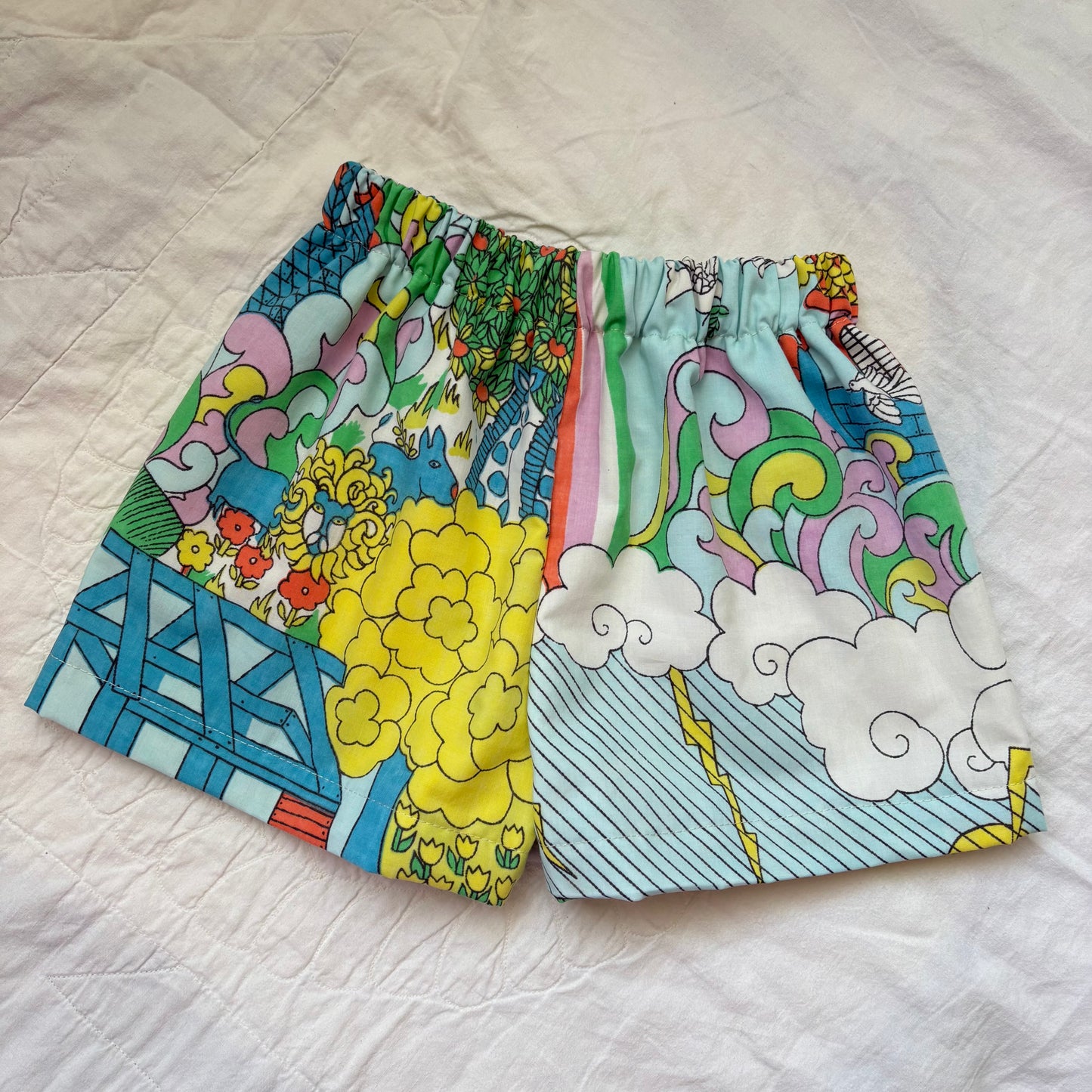 Groovy doodle shorts - 3T