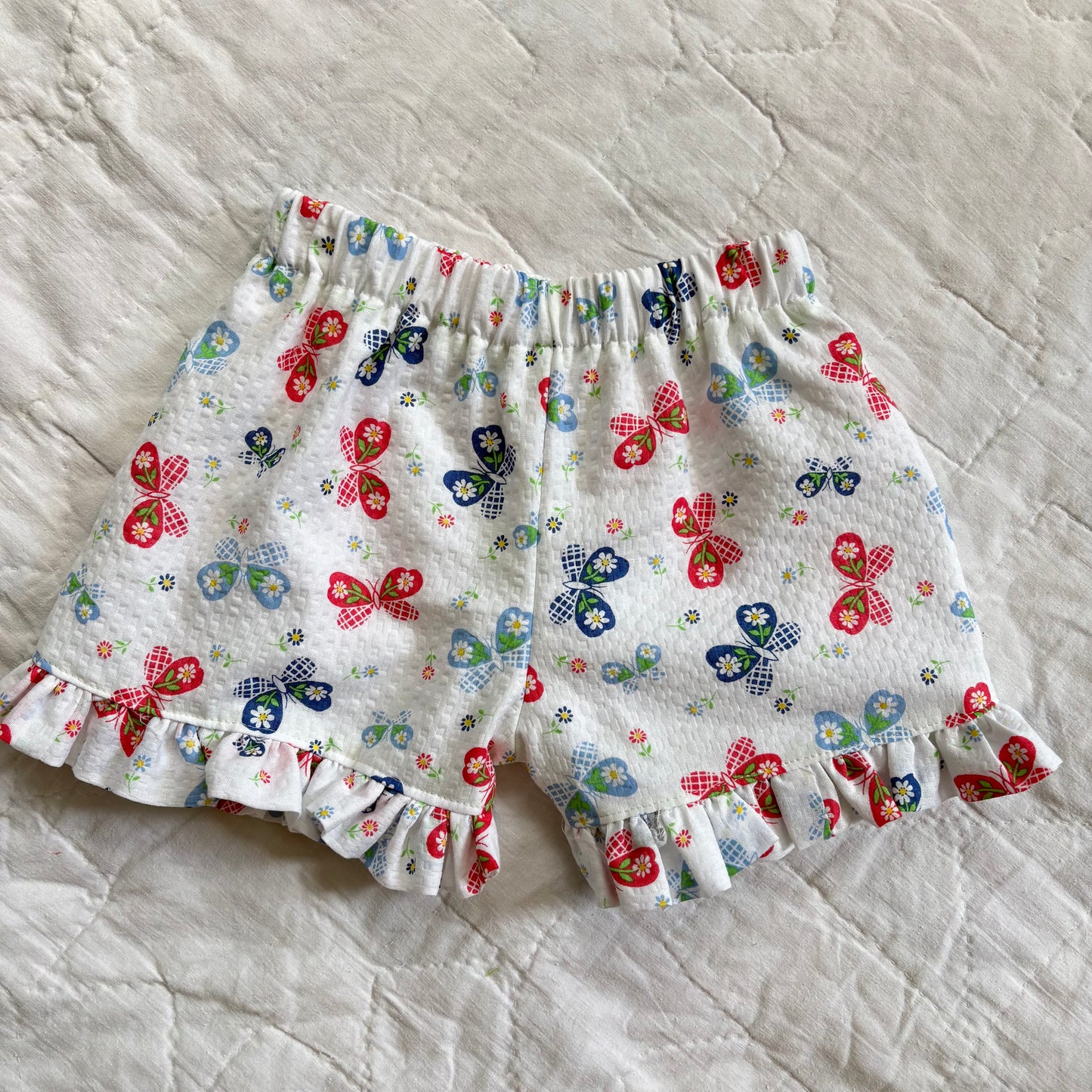 Butterfly ruffle shorts - 3T