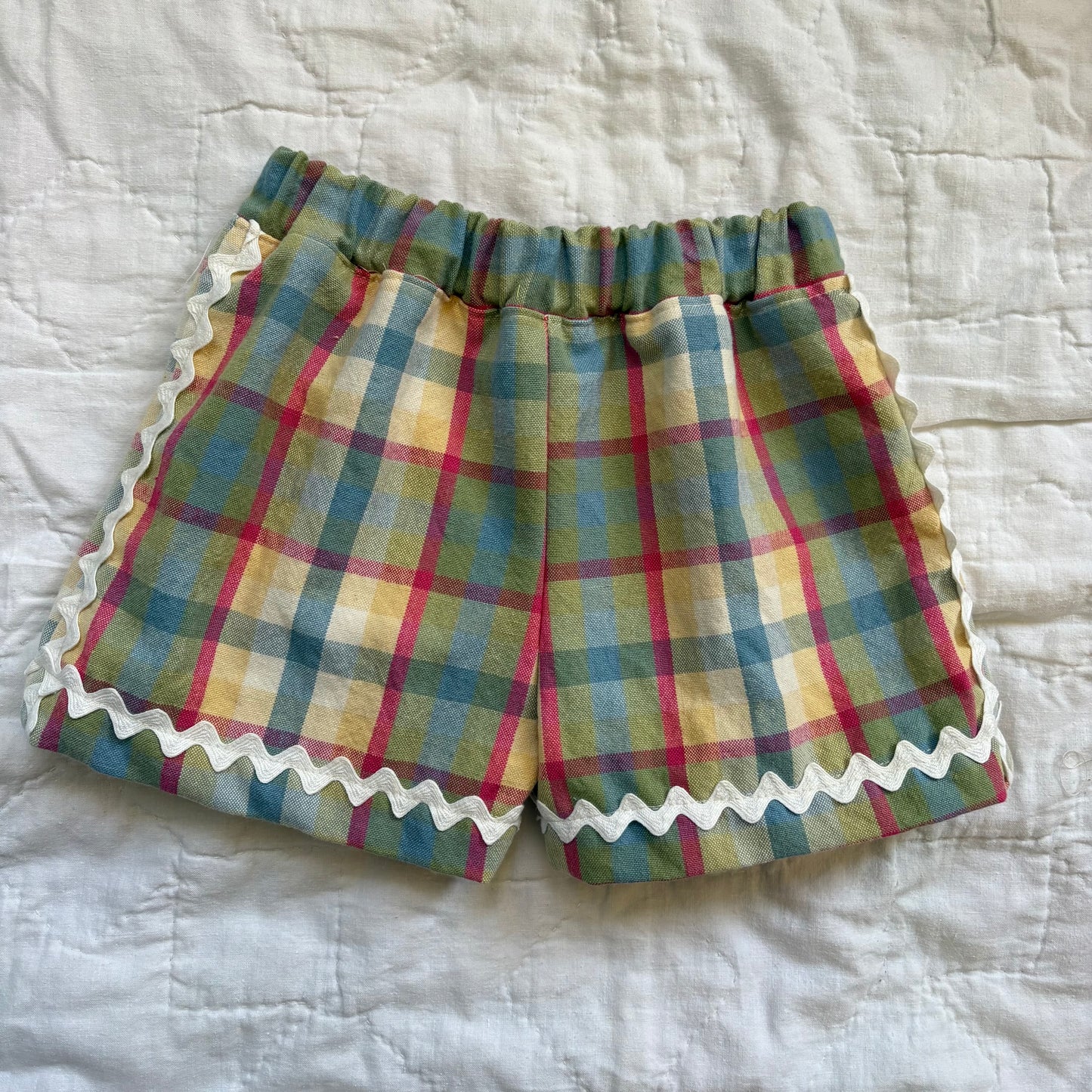 Green plaid picnic shorts - 3T