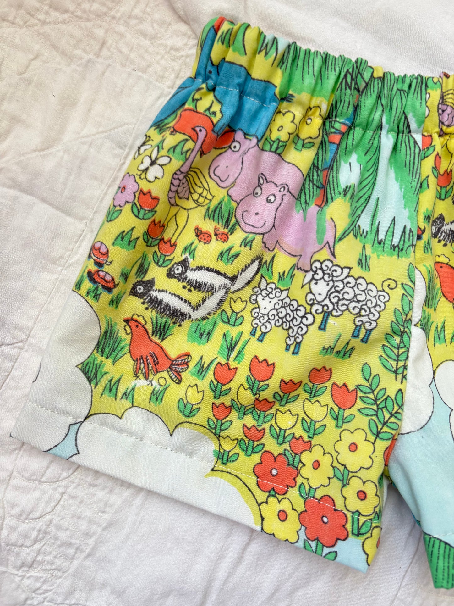 Groovy doodle shorts - 4Y