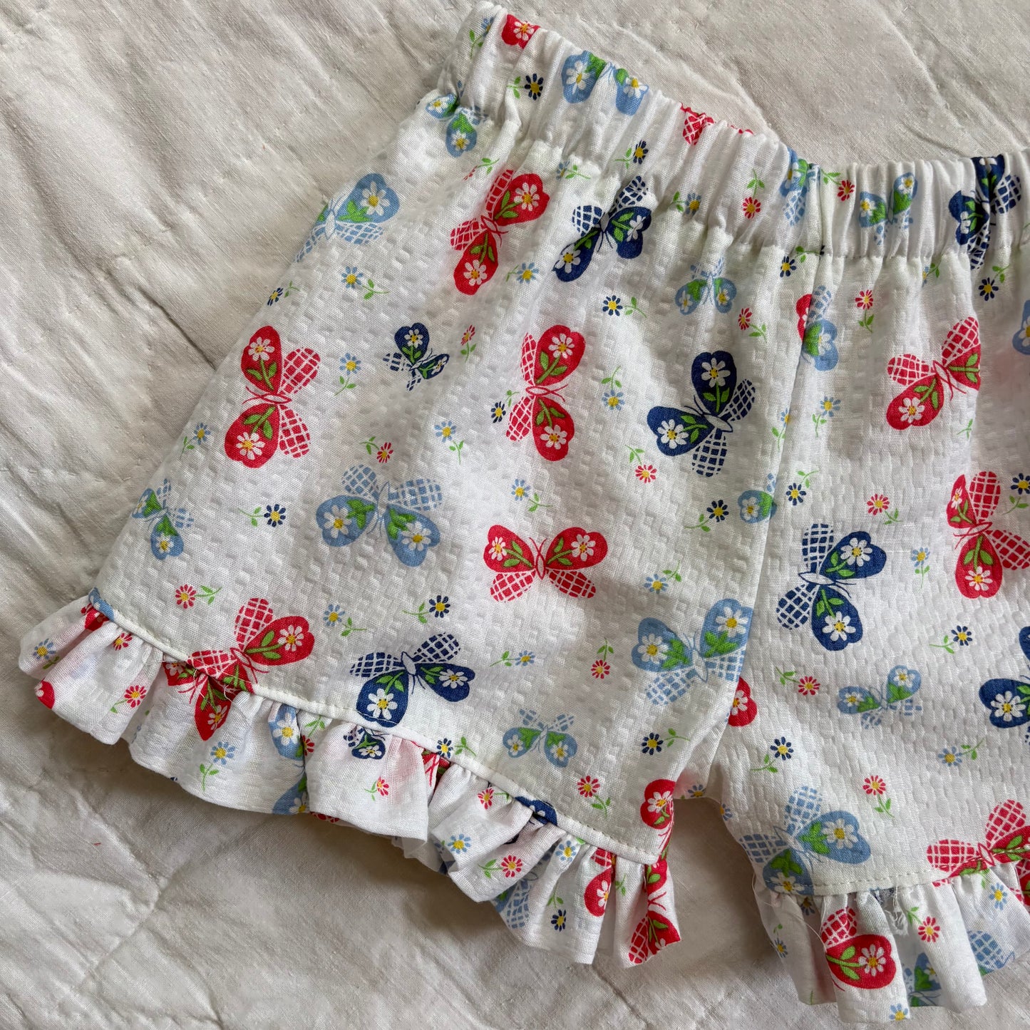 Butterfly ruffle shorts - 3T
