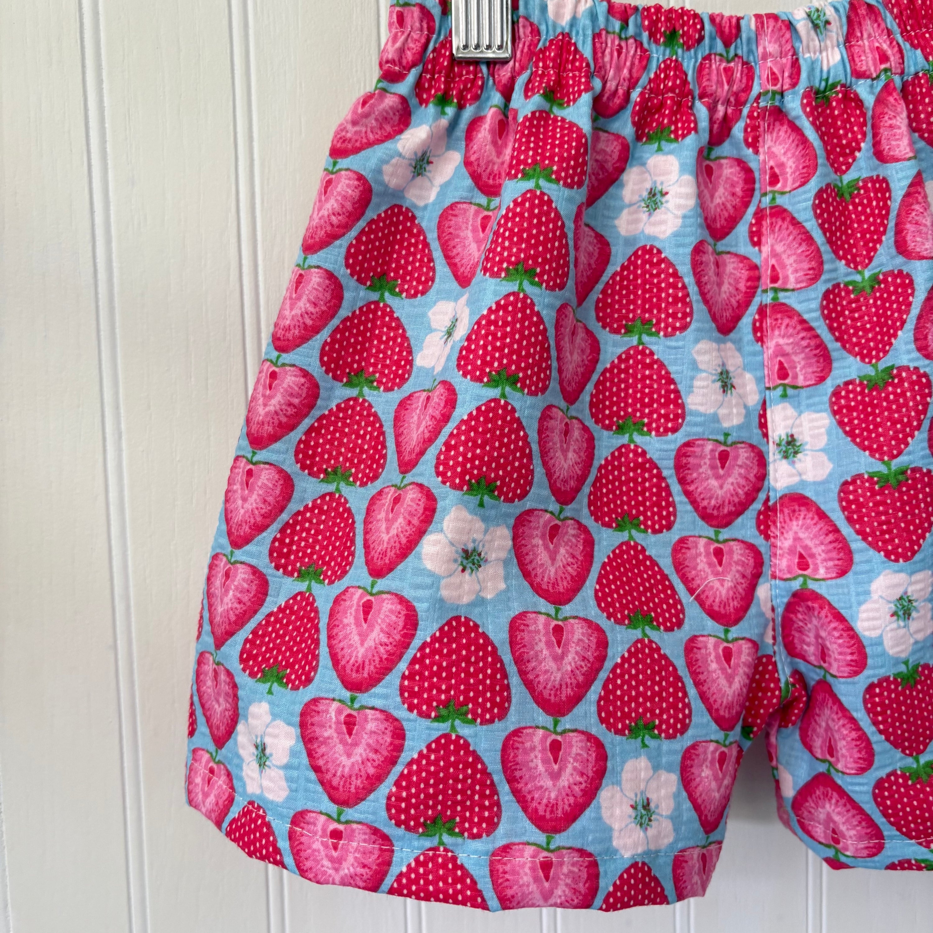 Strawberry shorts - 2T