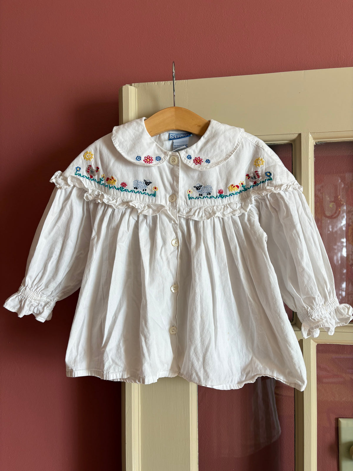 Vintage embroidered ruffle blouse - 3/4