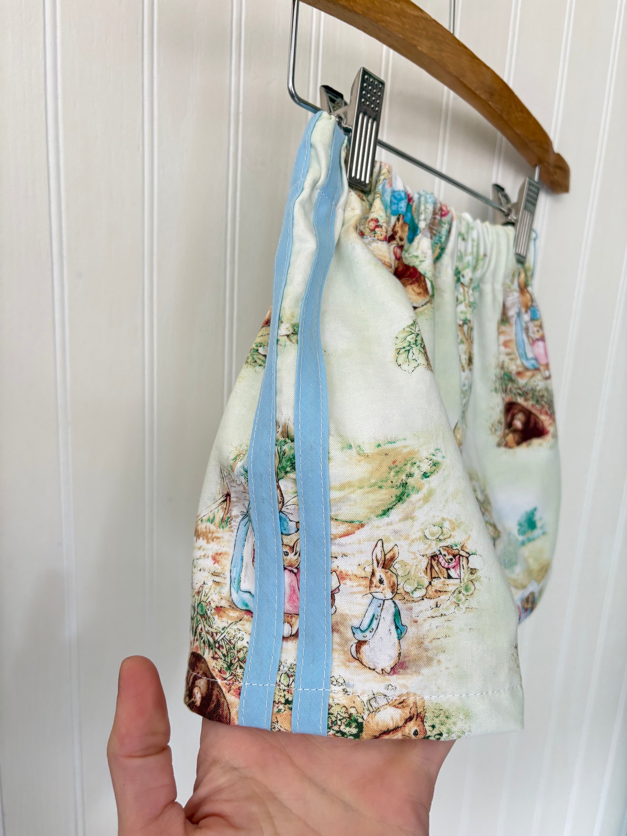 Beatrix Potter track stripe shorts - 2T