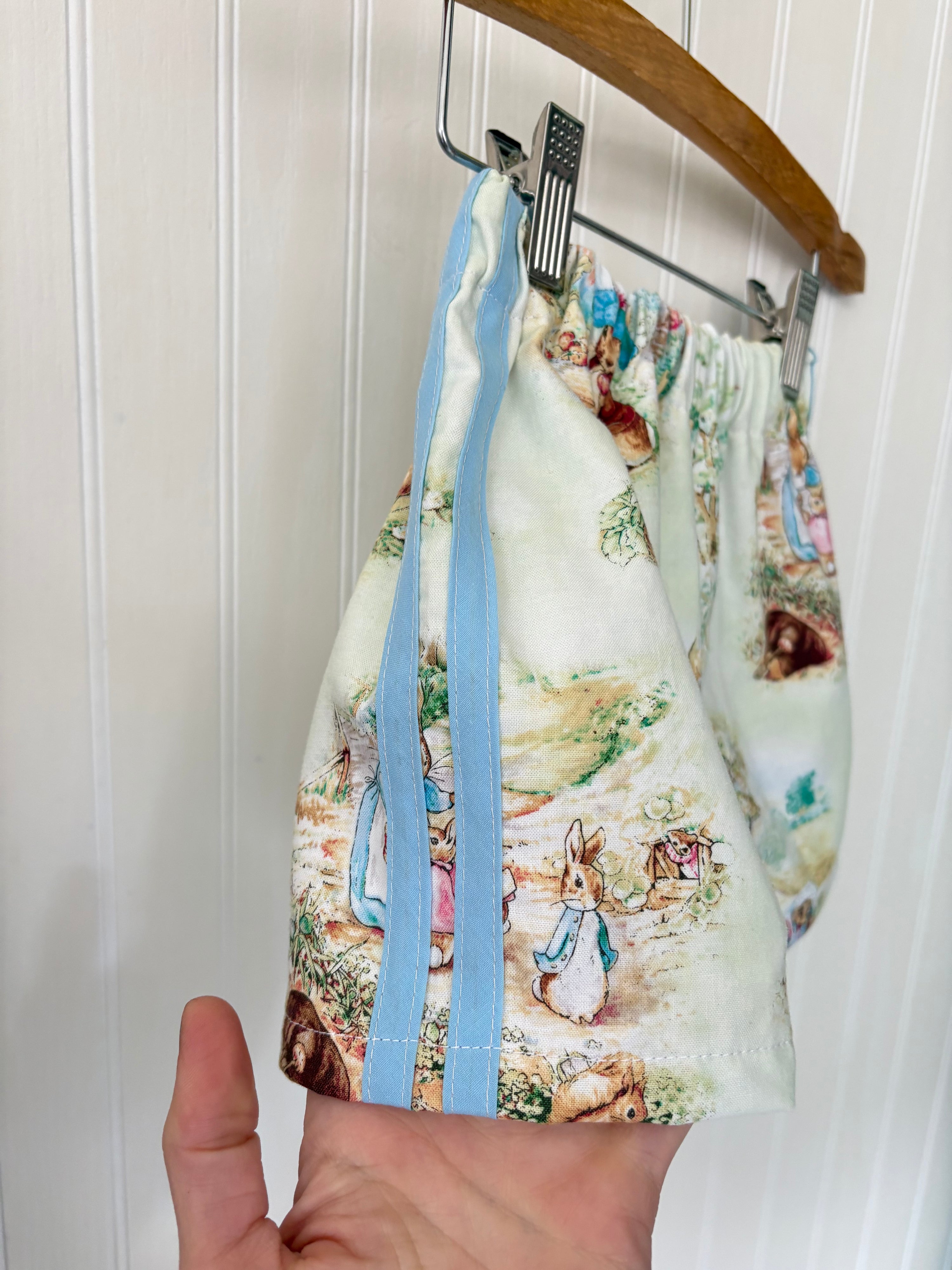 Beatrix Potter track stripe shorts - 2T