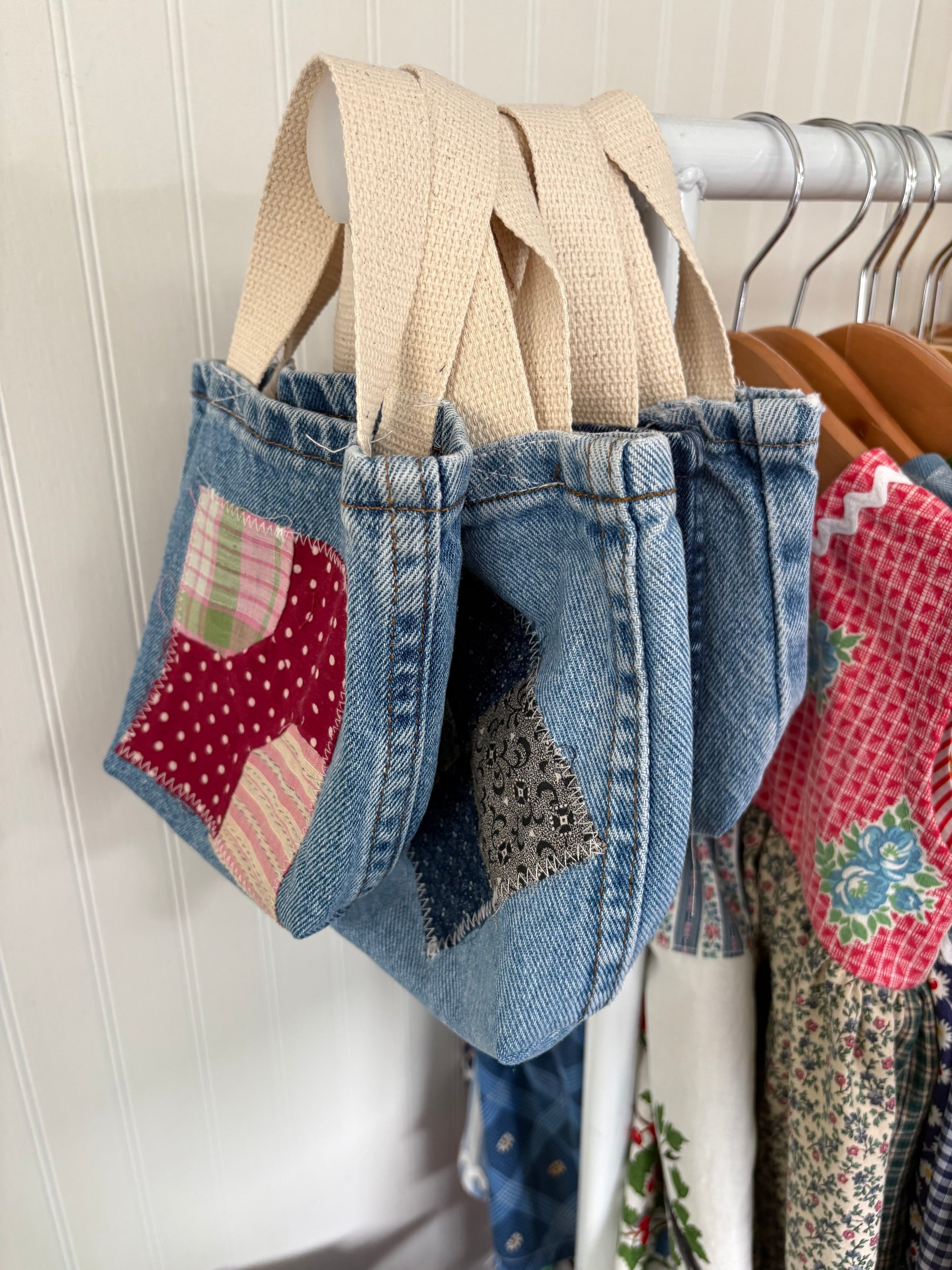 Tiny totes