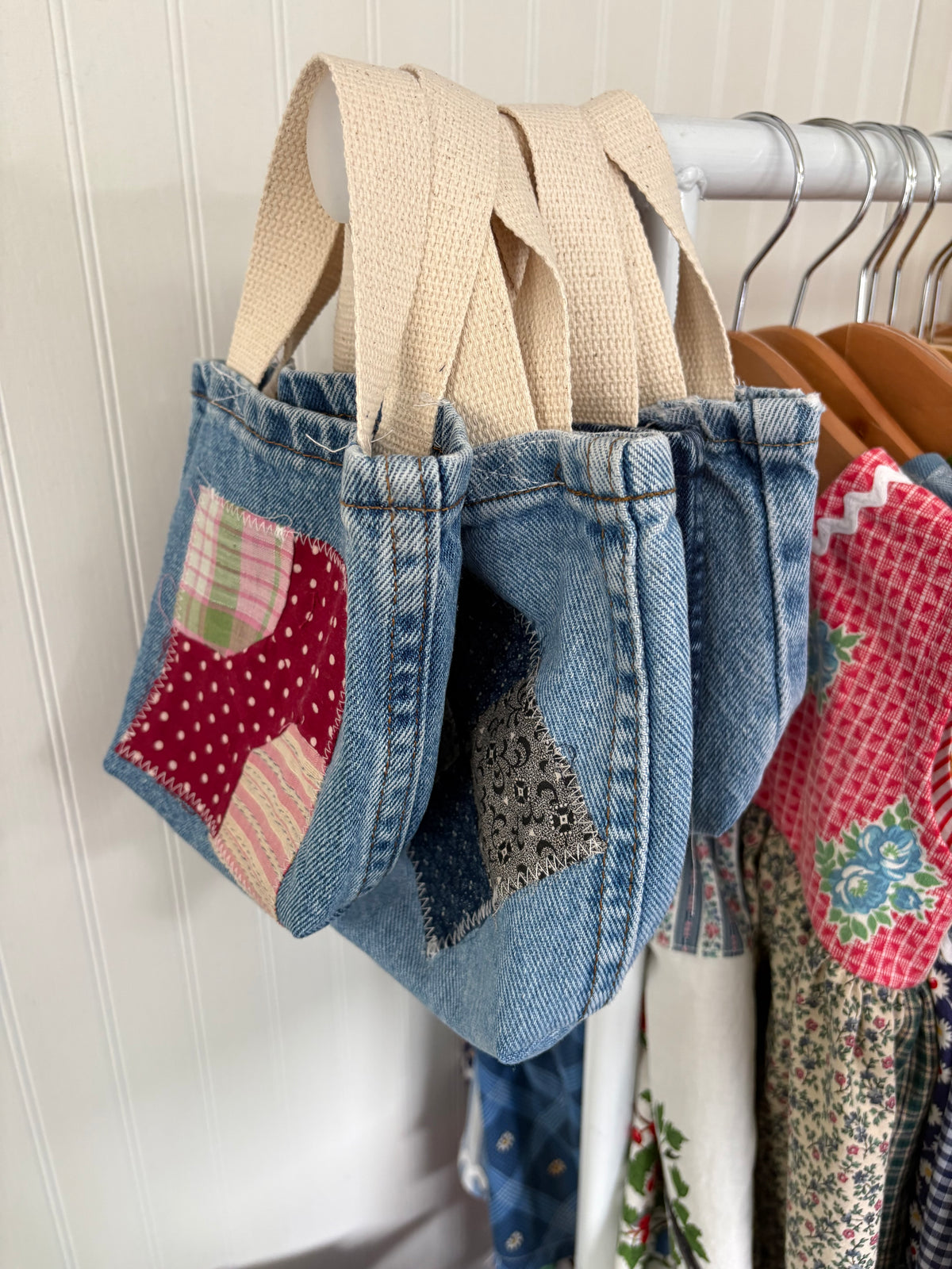 Tiny totes