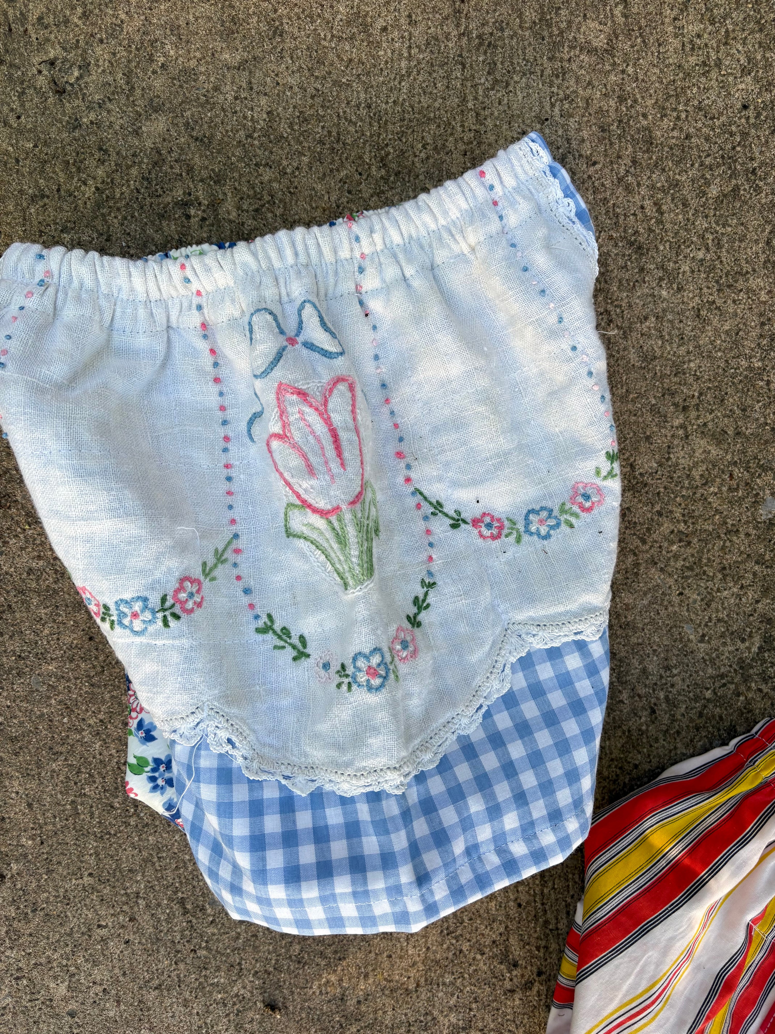 Floral embroidery shorts - 6Y