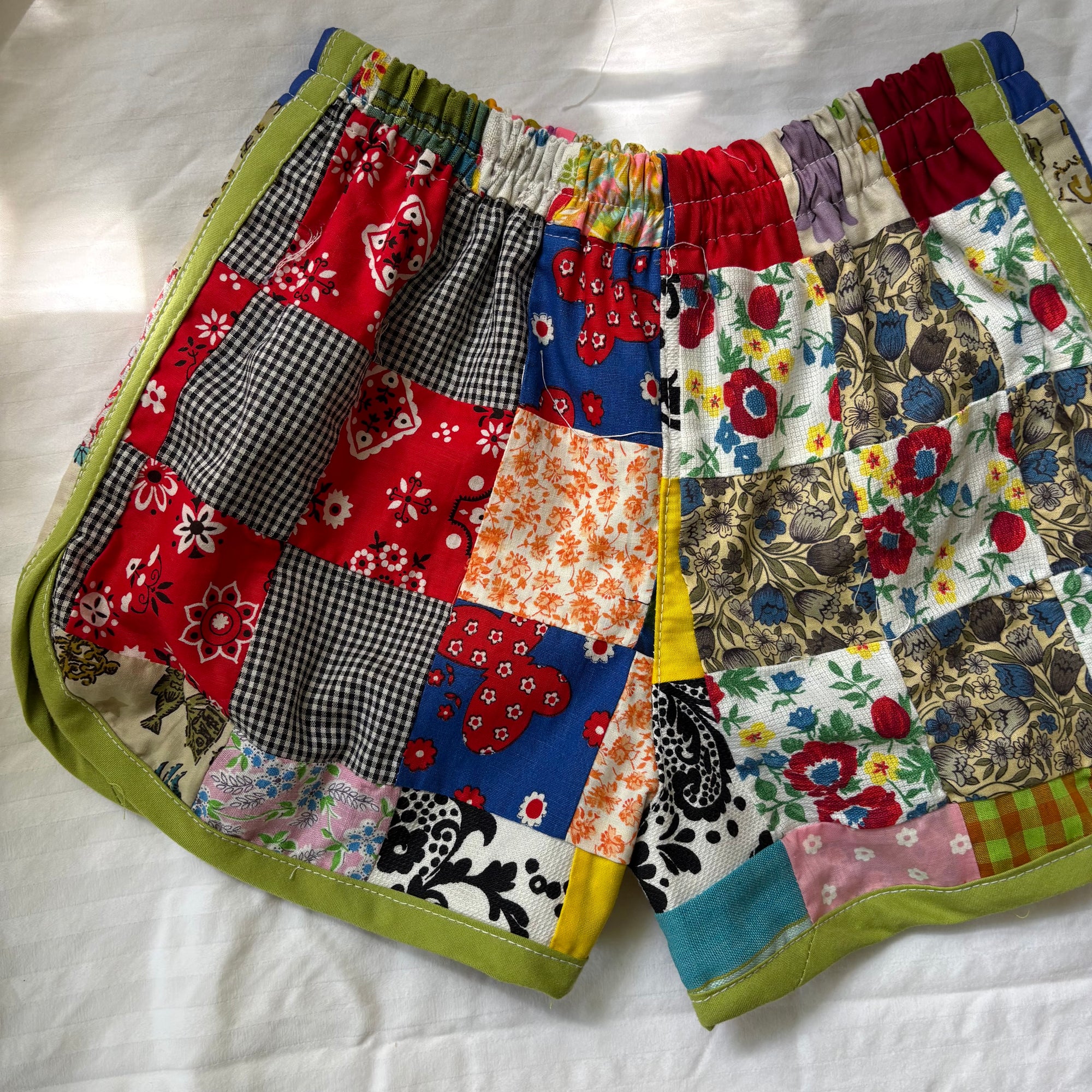 Quilt top track shorts - 6Y