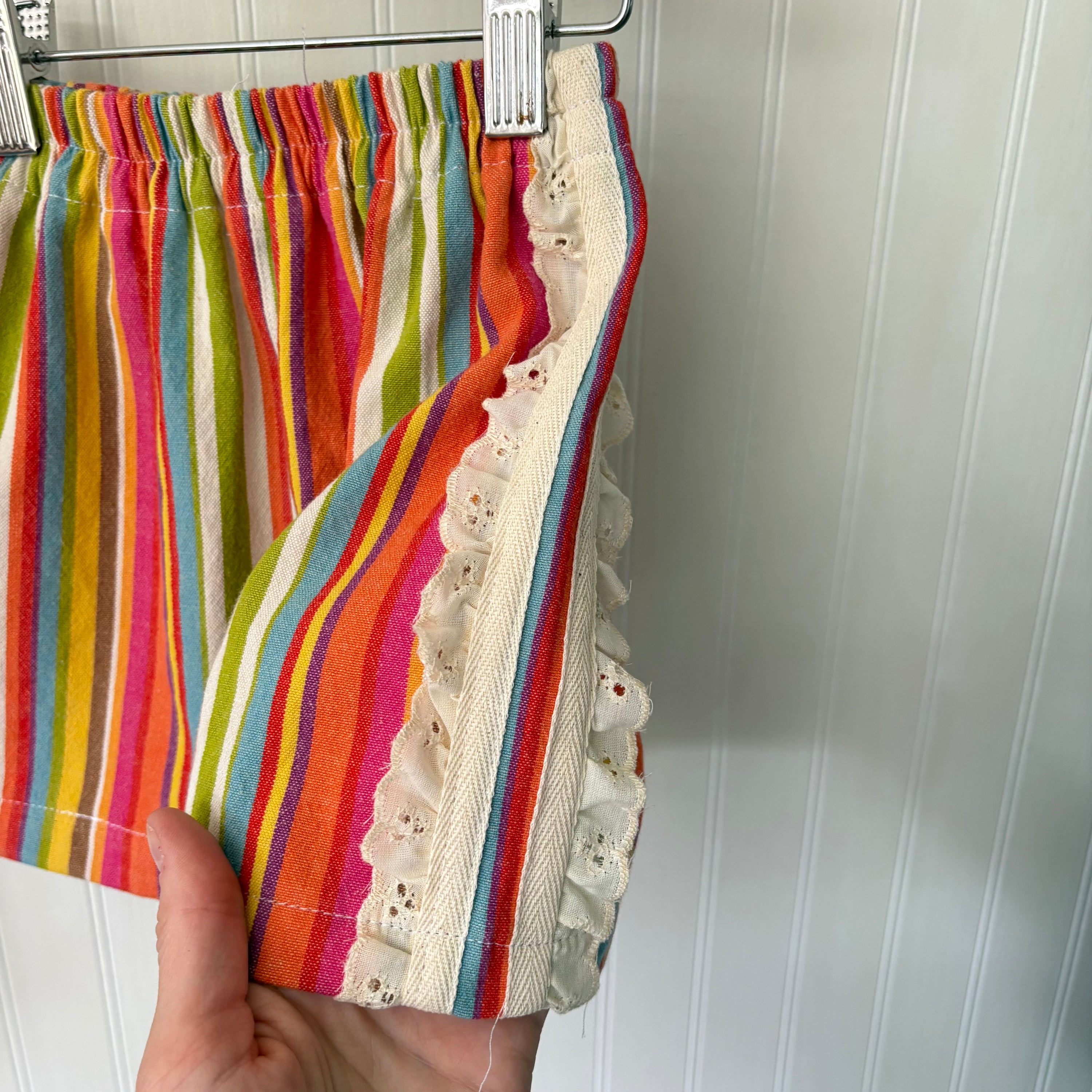Rainbow ruffle shorts - 3T