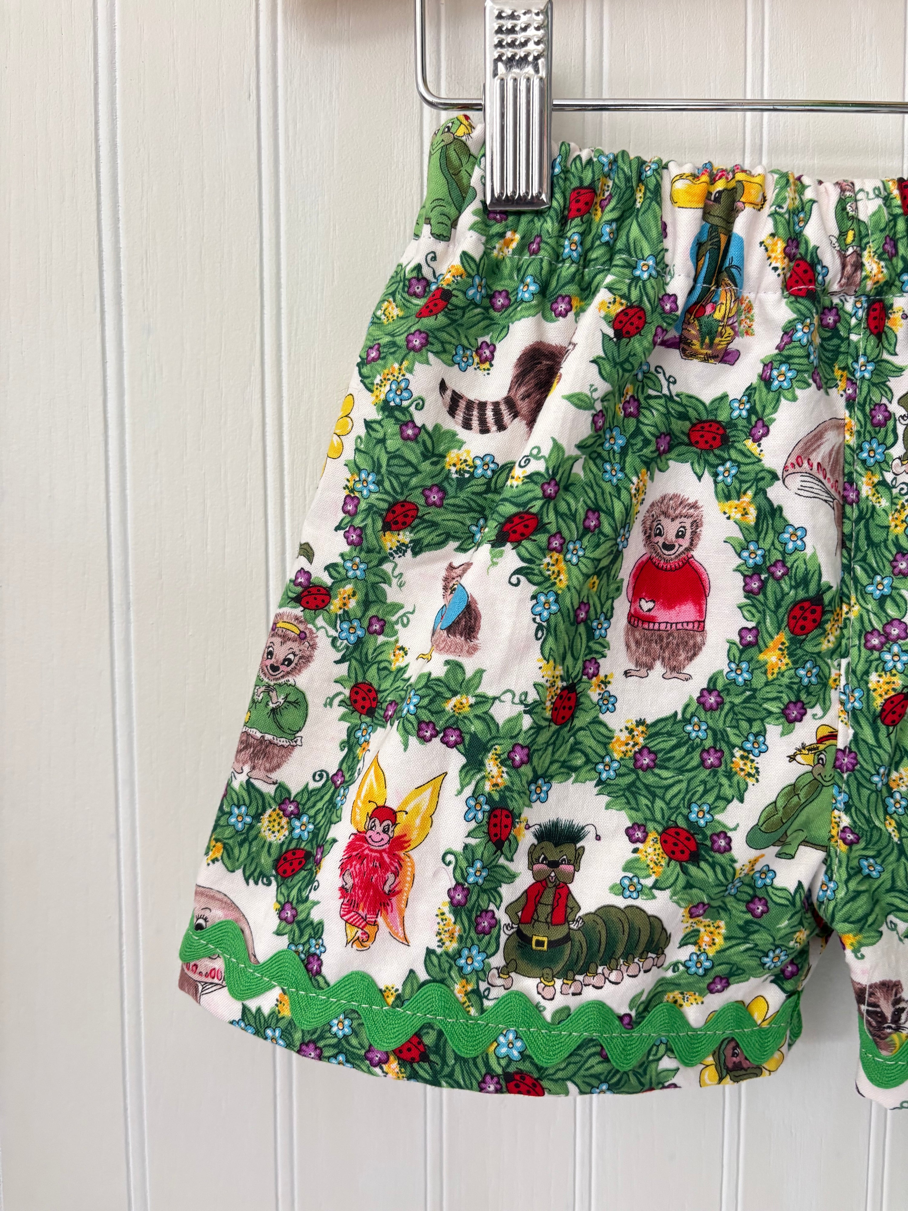 Forest critter ric rac shorts - 2T