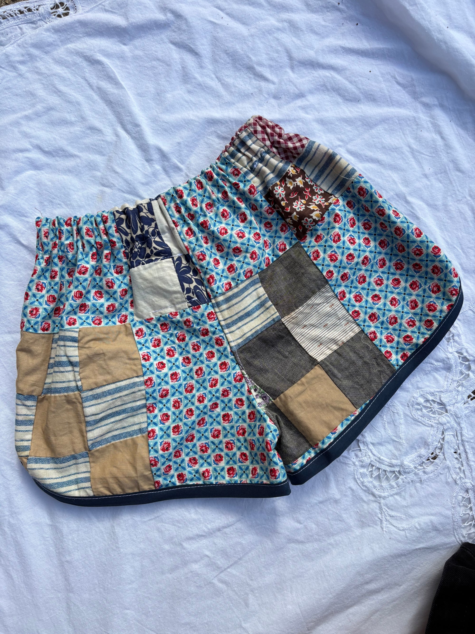 Quilt top track shorts - 4Y