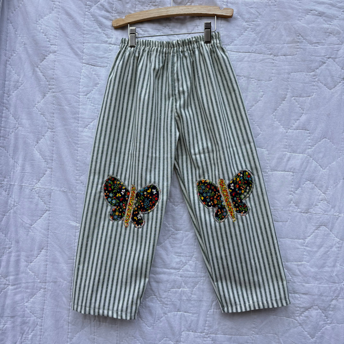 Butterfly patch pants - 6Y