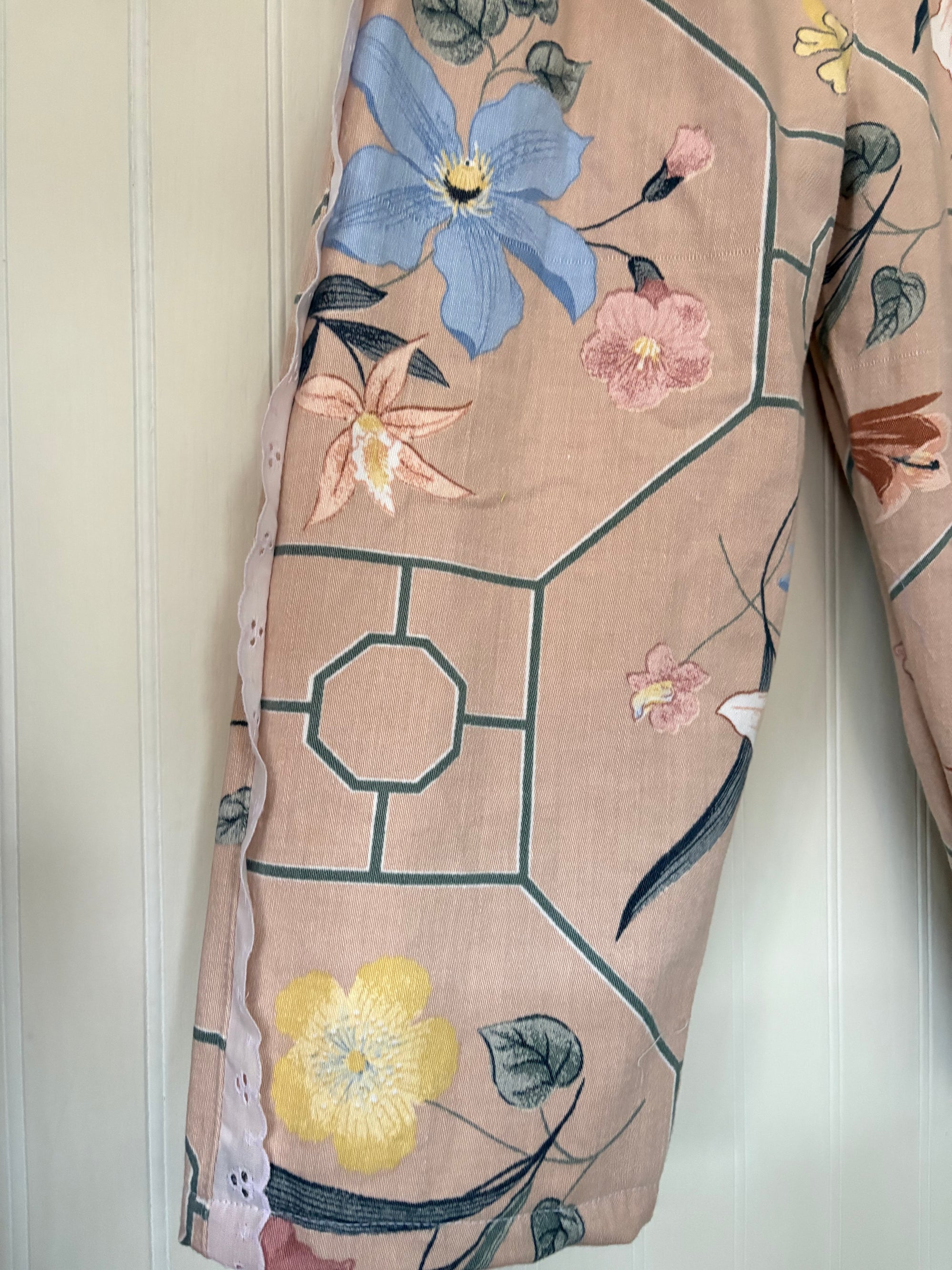 Spring floral eyelet pants - 4Y