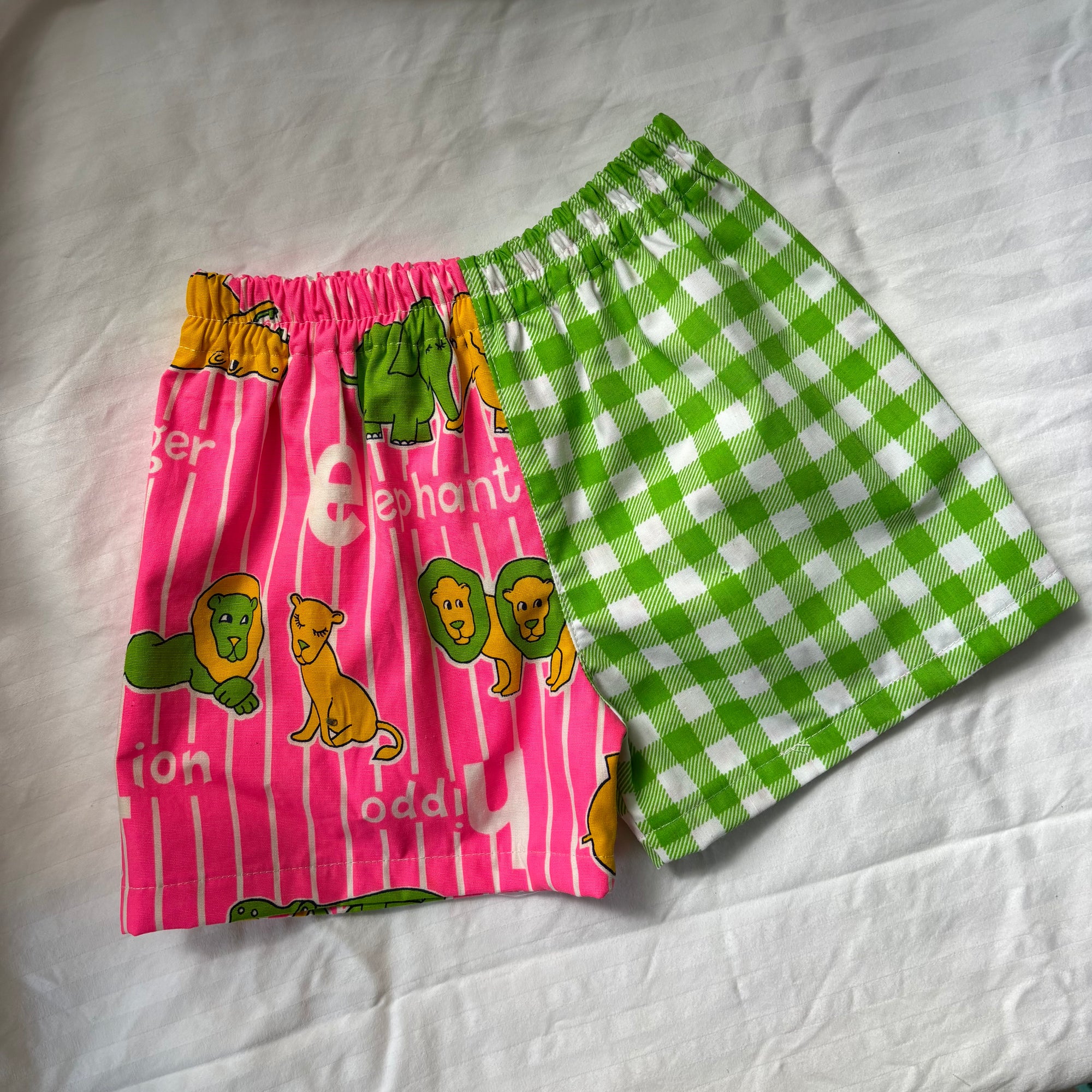 Neon animals mix print shorts - 3T