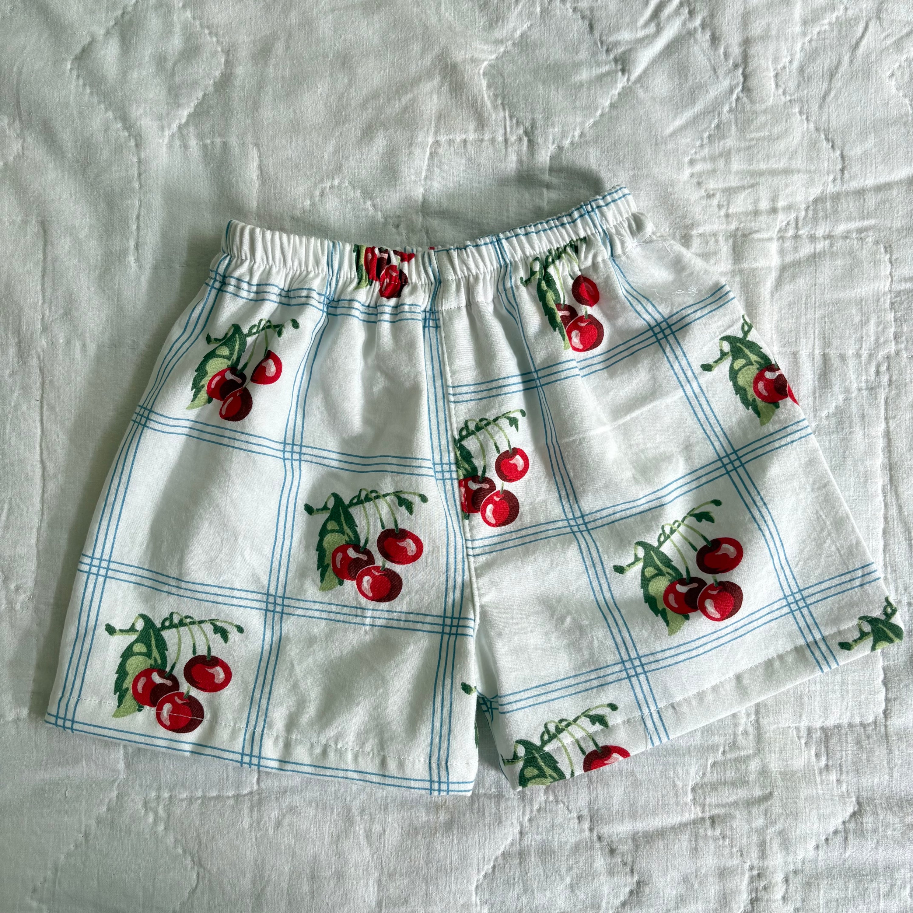 Cherry shorts - 3T