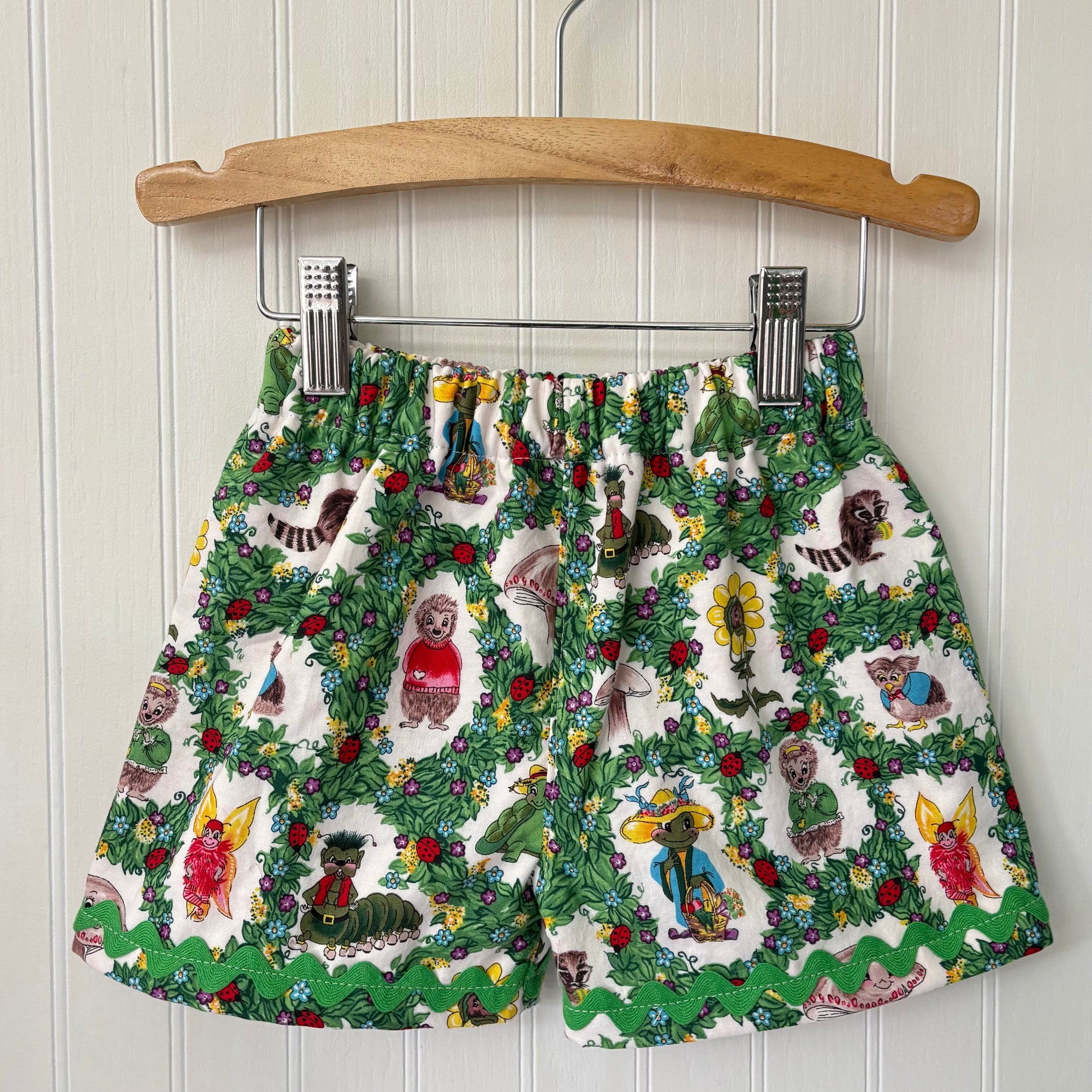 Forest critter ric rac shorts - 2T