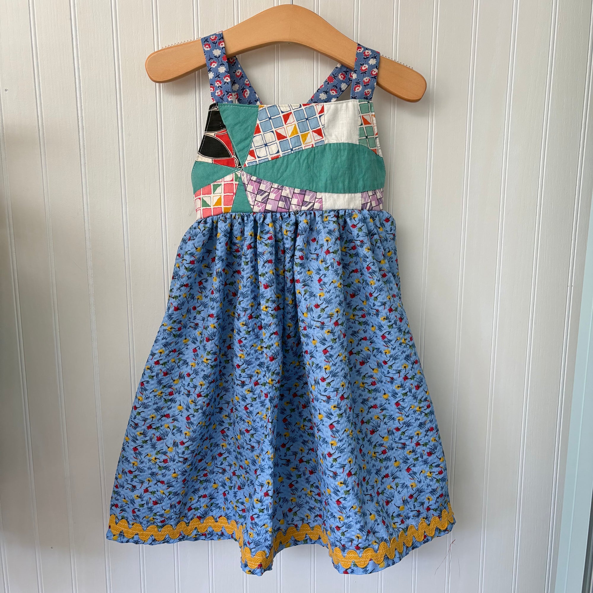 Parade dress - 4Y