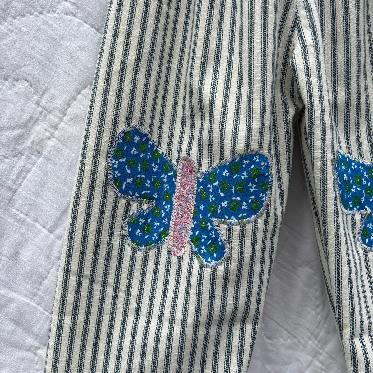 Butterfly patch pants - 4Y