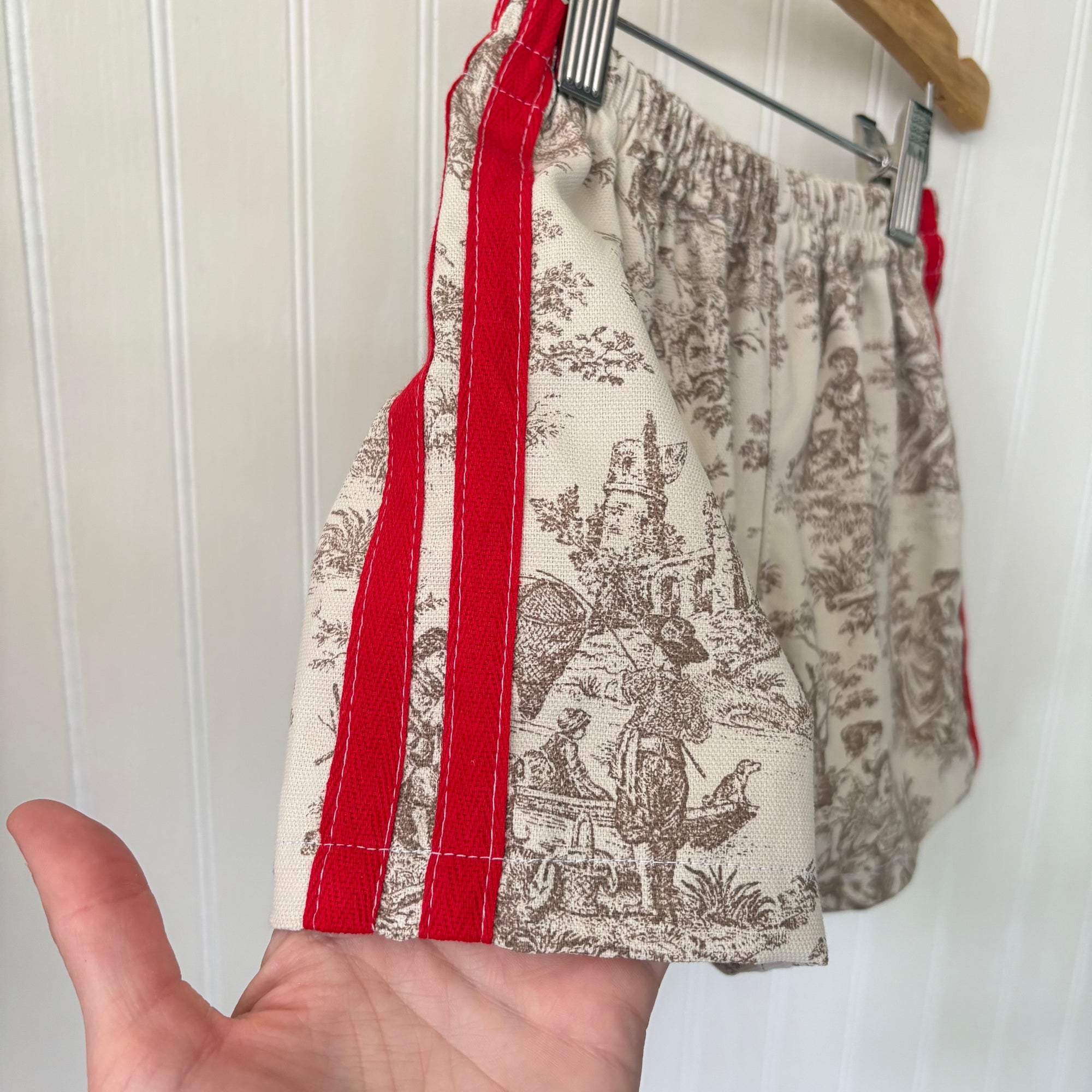 Toile shorts with red stripe - 3T