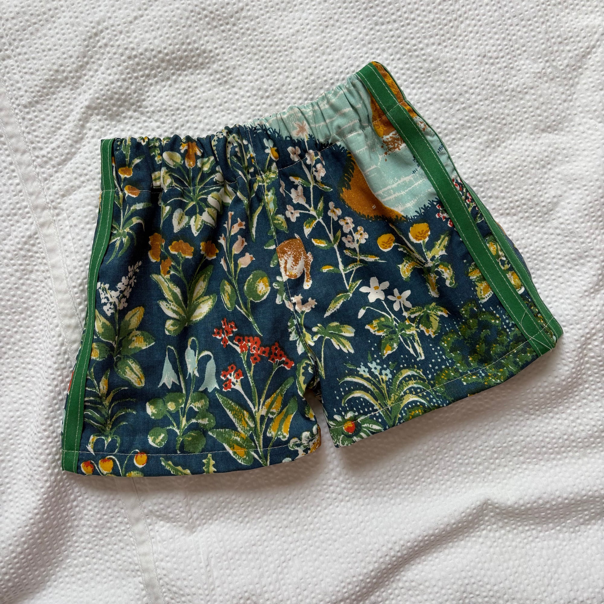 Enchanted forest track shorts - 2T