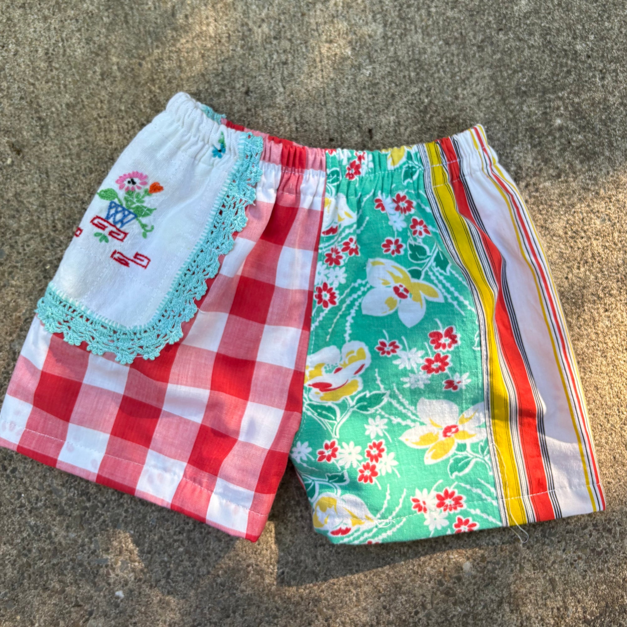 Floral embroidery shorts - 2T