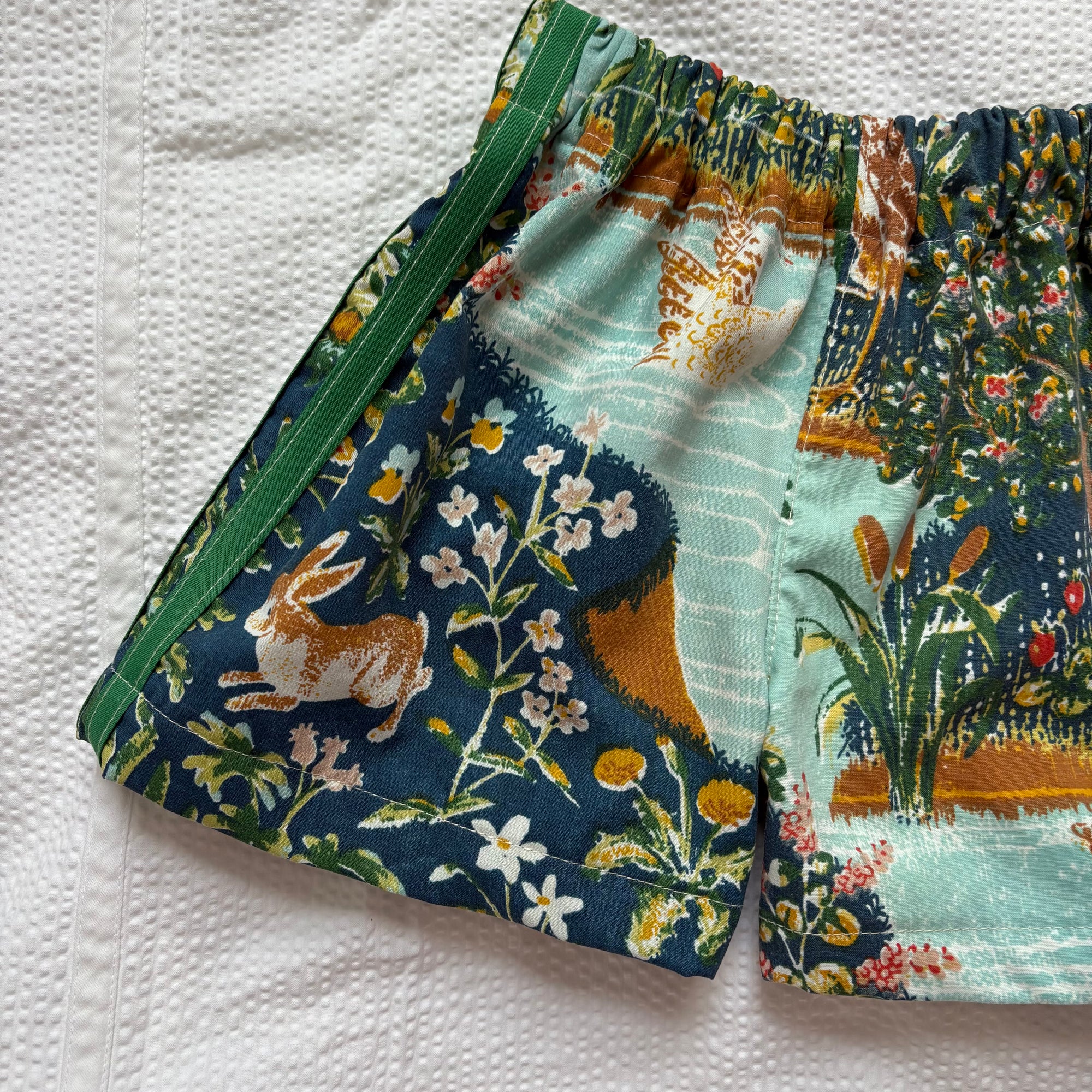 Enchanted forest track shorts - 3T