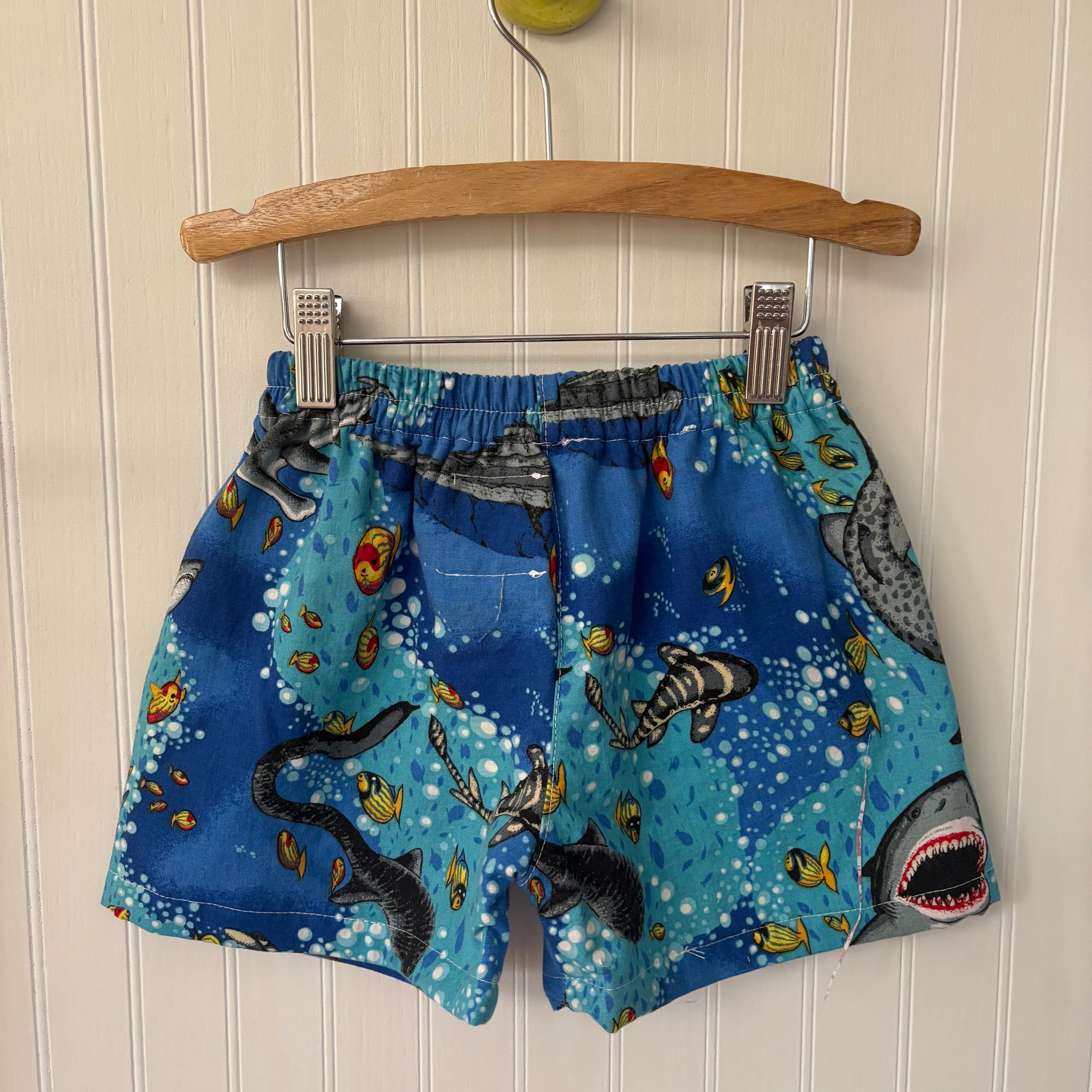 Shark shorts - 5Y