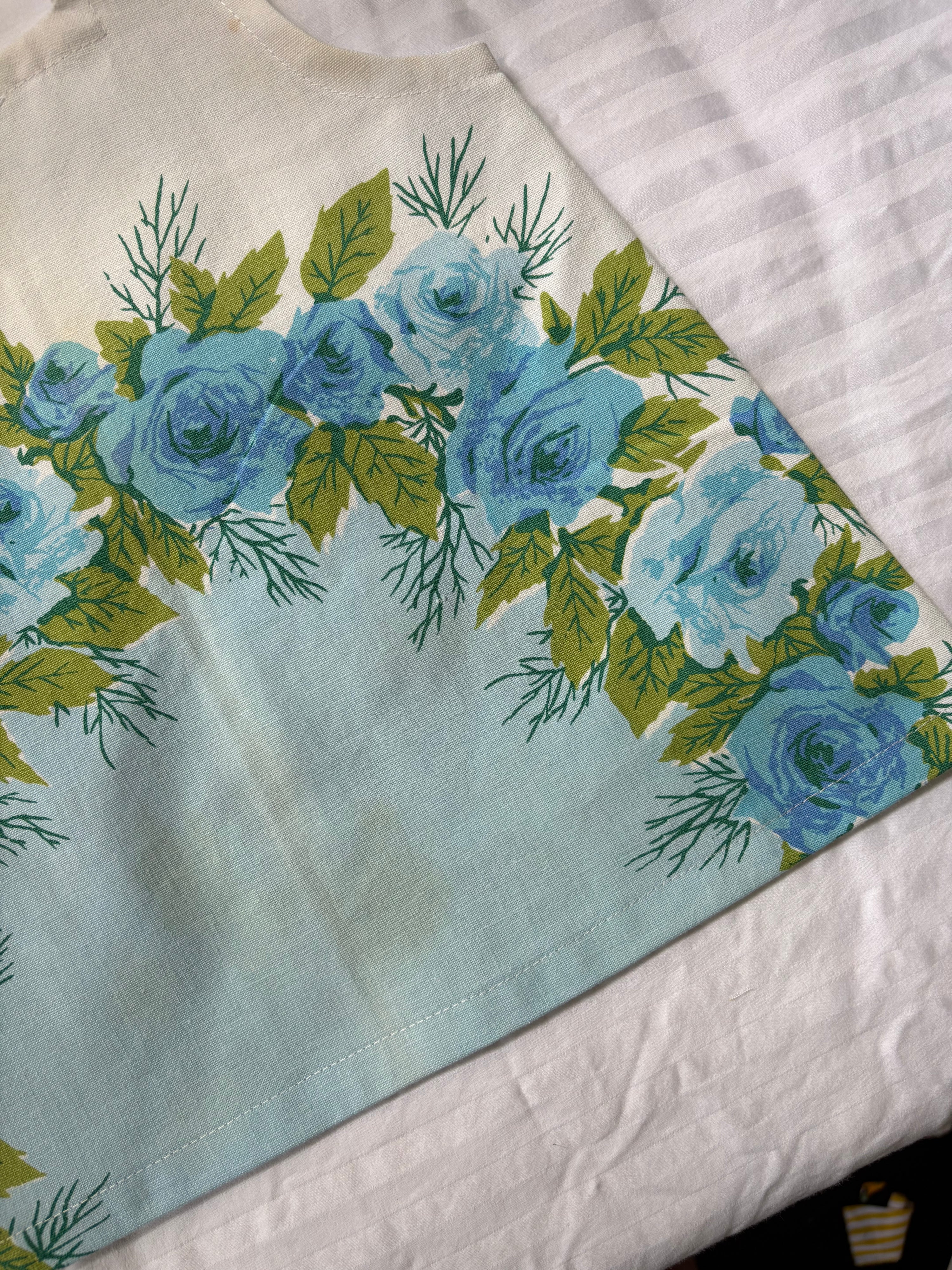 Floral tablecloth set - 4/5 *read!*