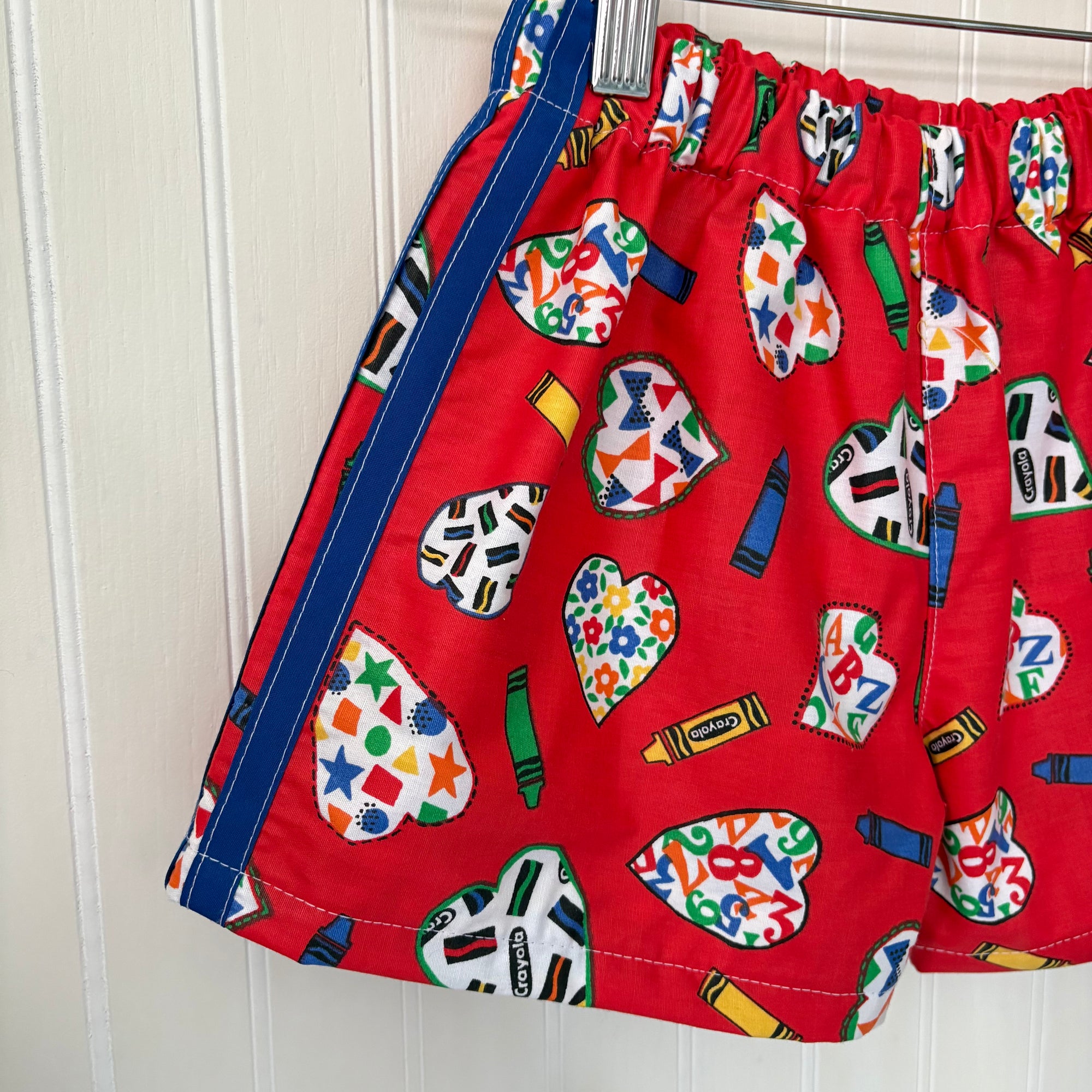 Crayon track stripe shorts