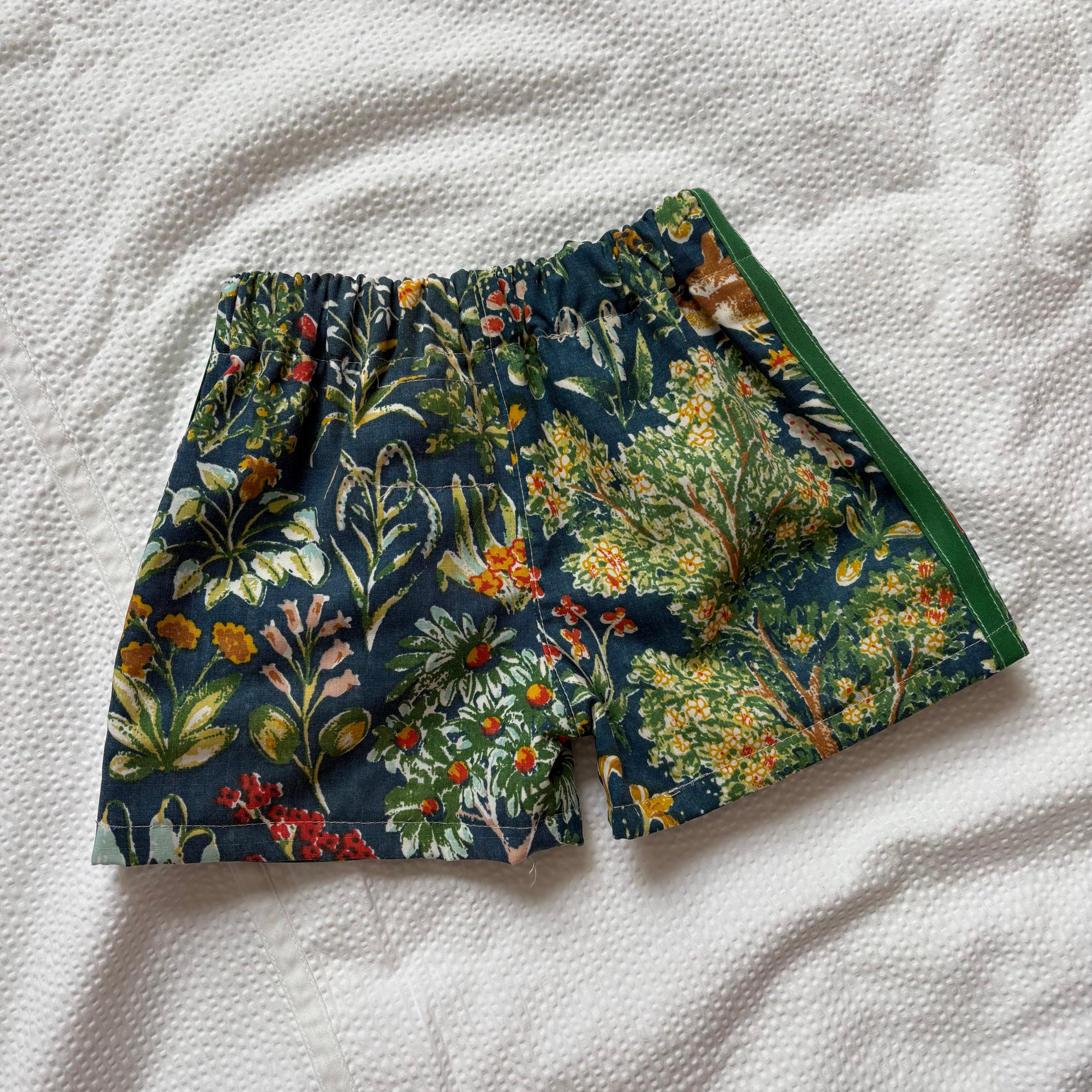 Enchanted forest track shorts - 2T