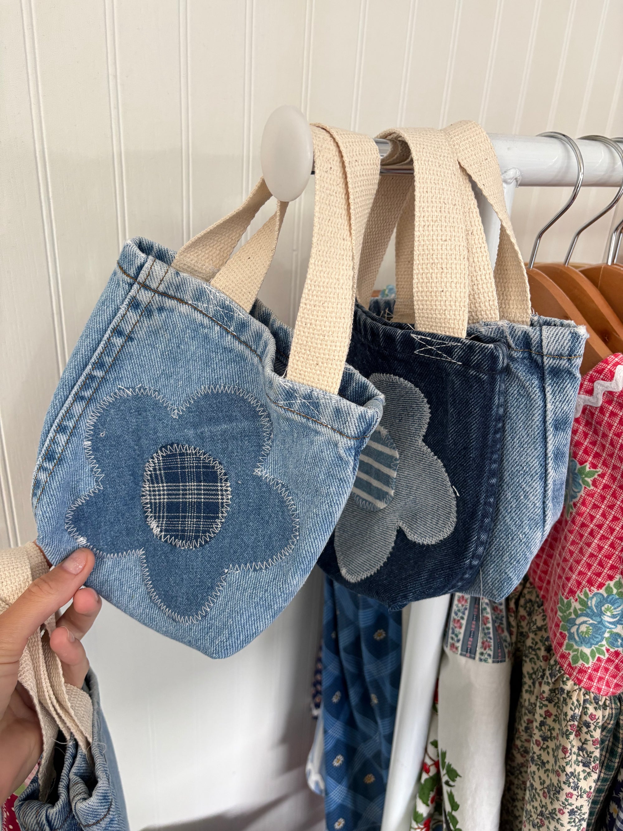 Tiny totes