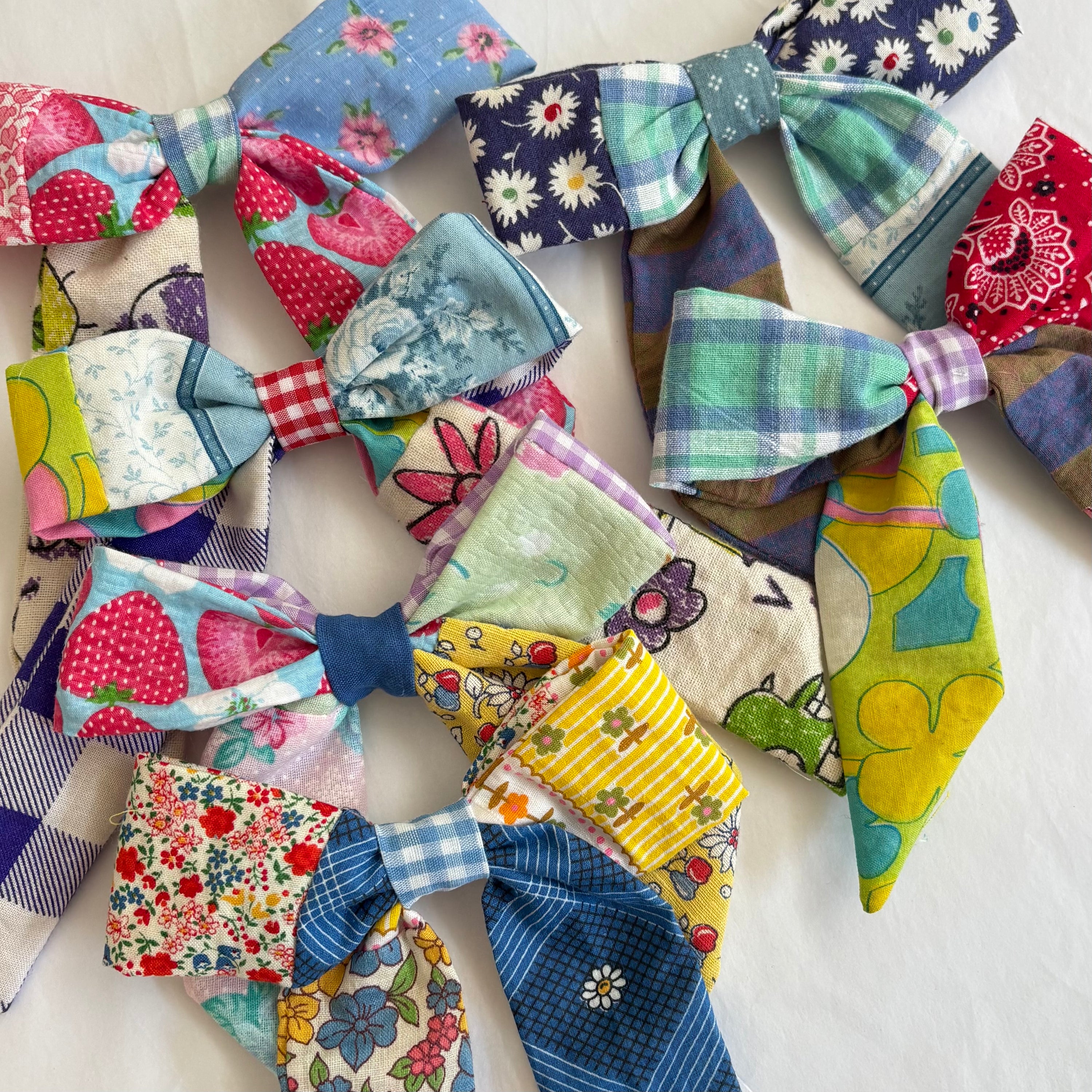 Scrapbook bows
