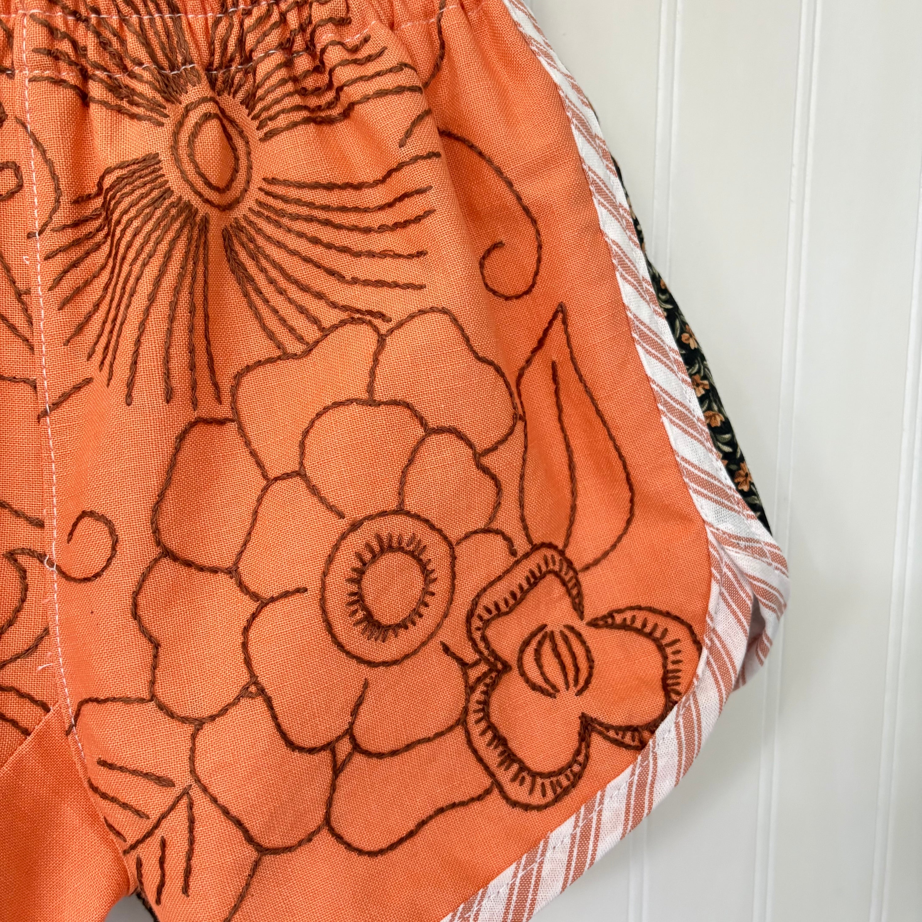 Embroidered track shorts - 4Y
