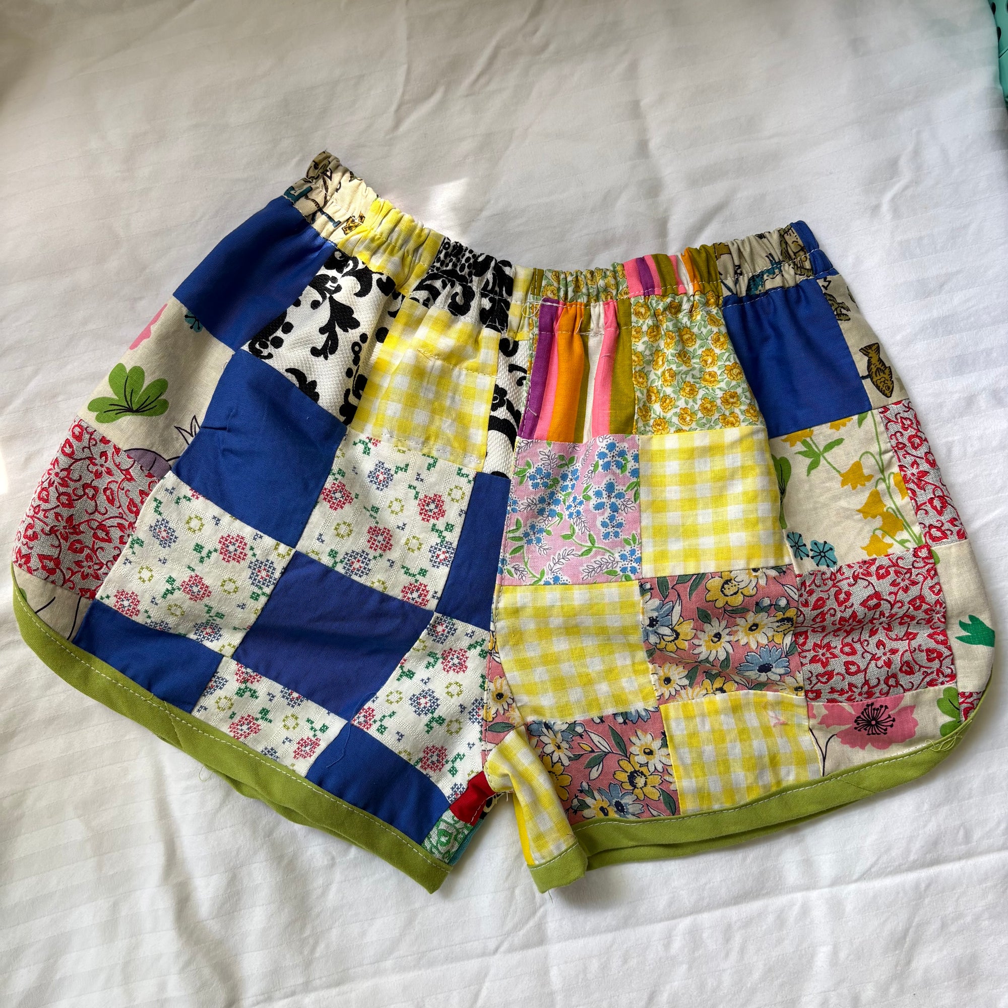 Quilt top track shorts - 6Y