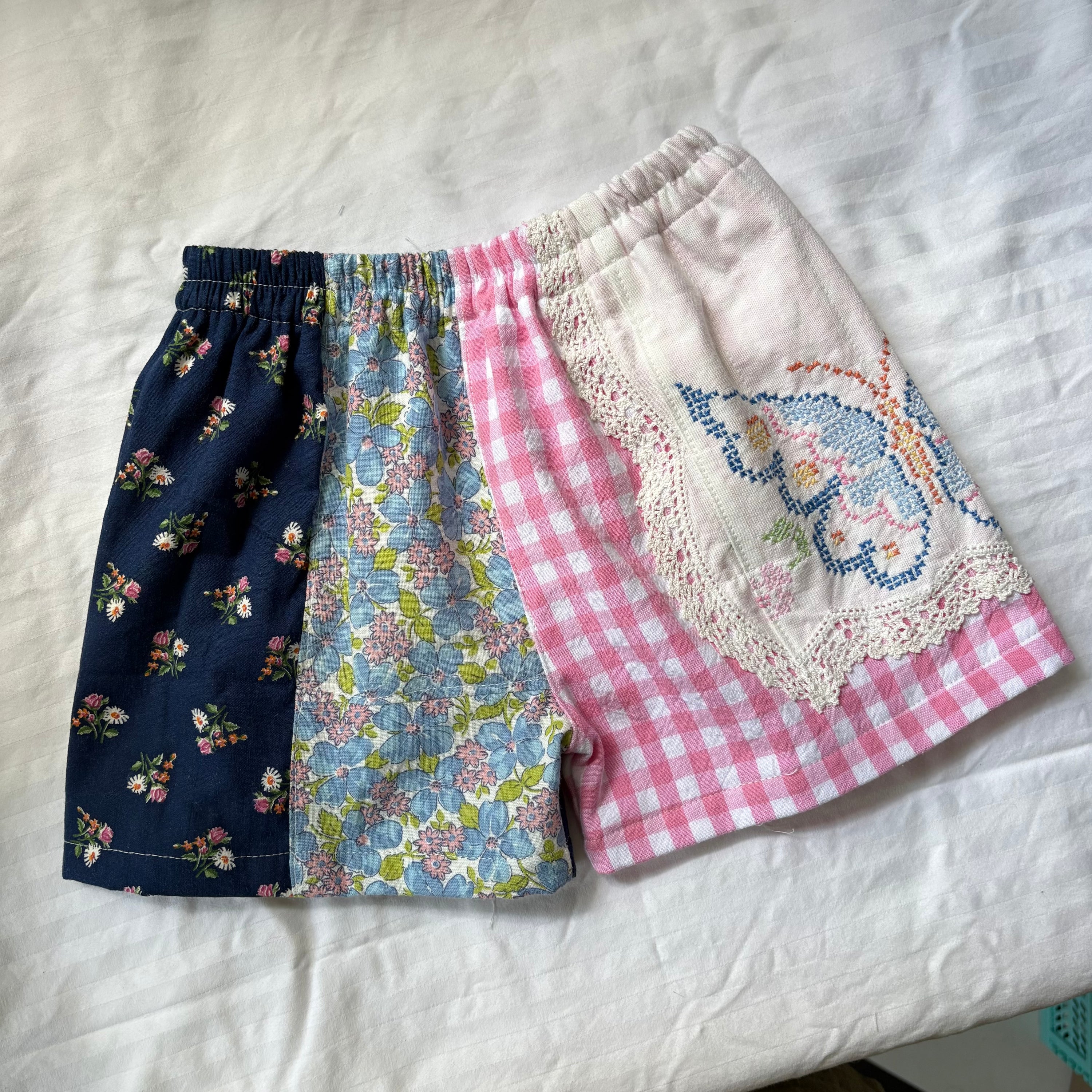 Butterfly shorts - 4Y
