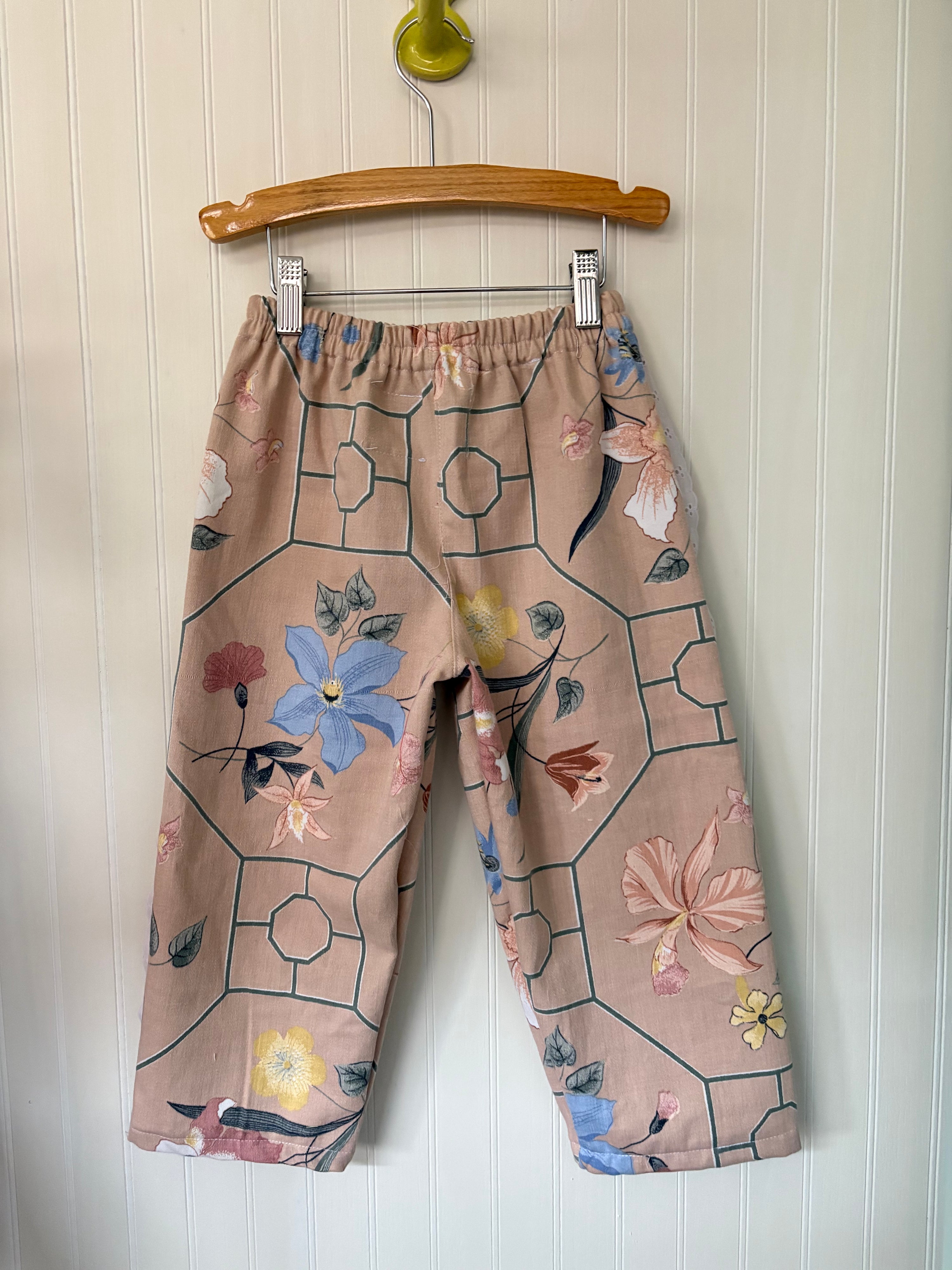 Spring floral eyelet pants - 4Y