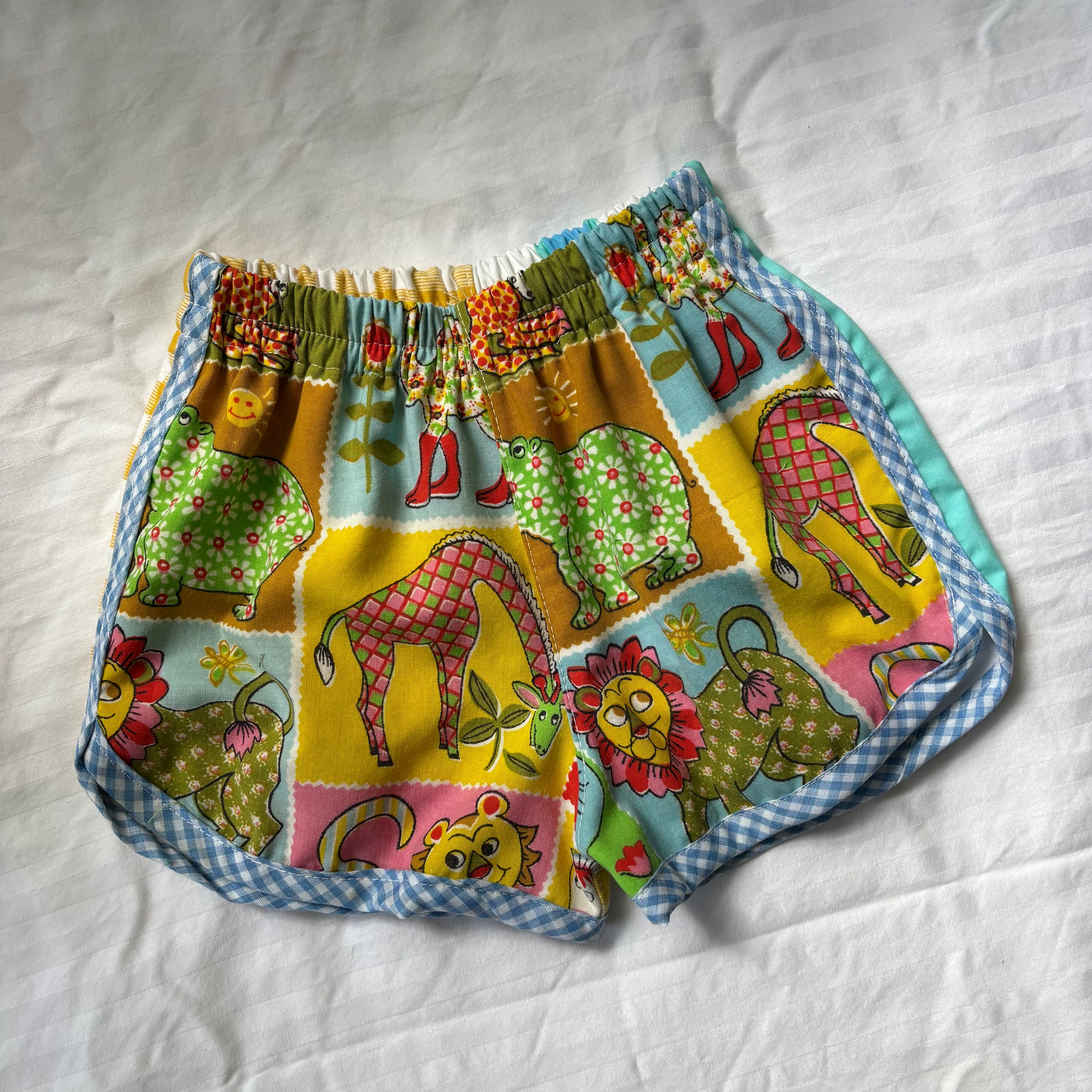Zoo animals track shorts - 2T