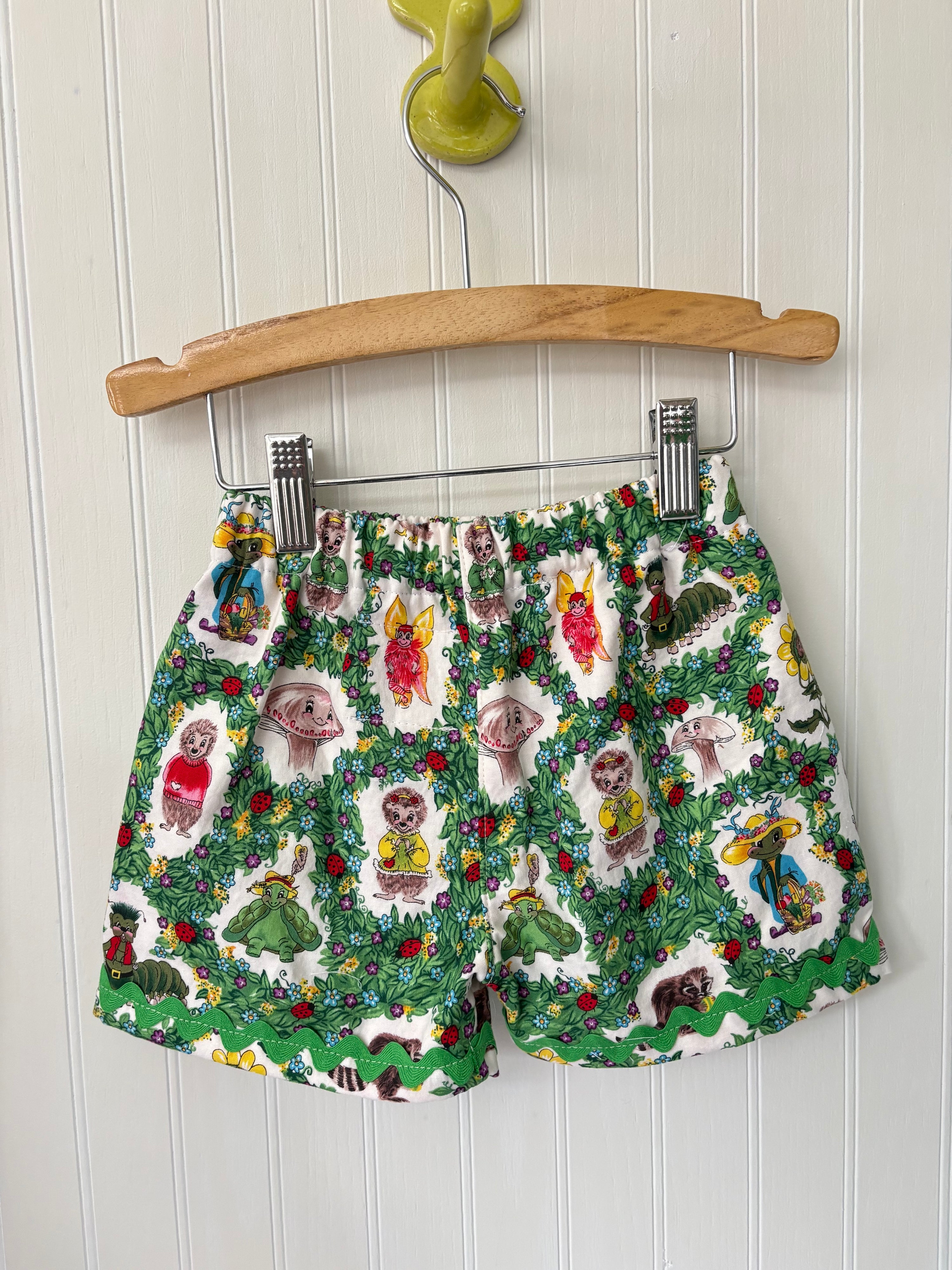 Forest critter ric rac shorts - 2T