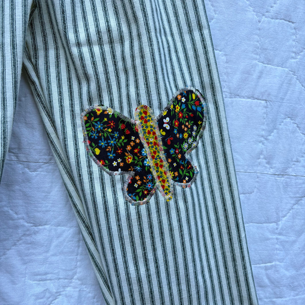 Butterfly patch pants - 6Y